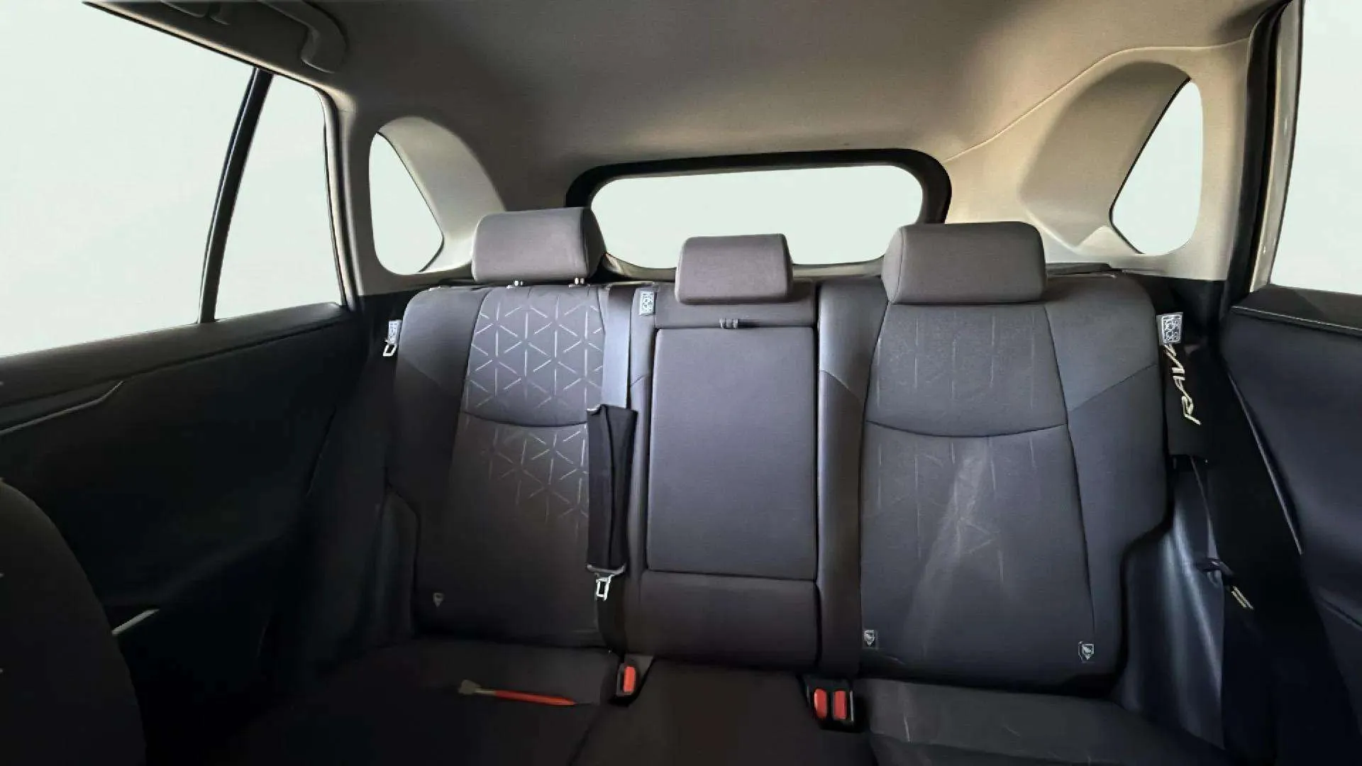 Toyota RAV4 2.5l 220H Advance 4WD - foto 13
