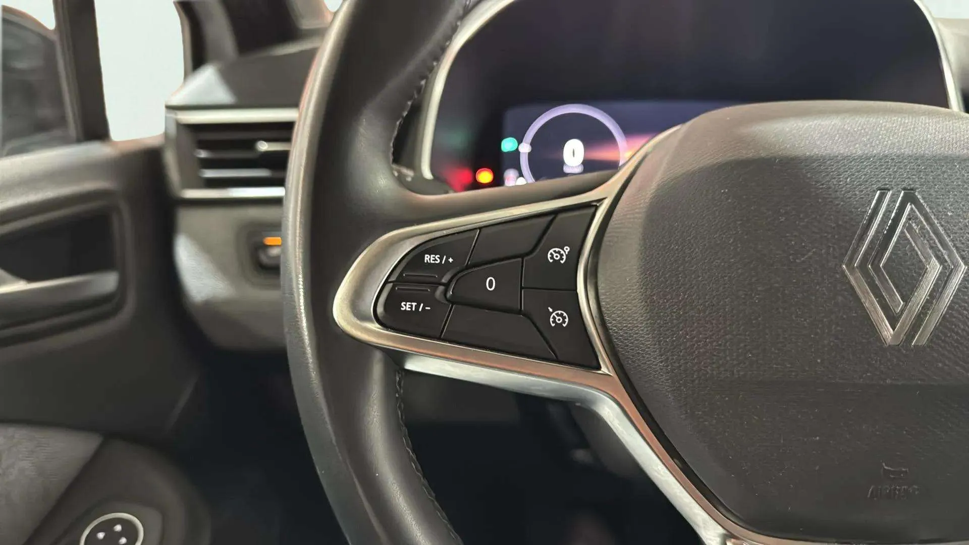 Renault Clio Techno TCe 90 - foto 17