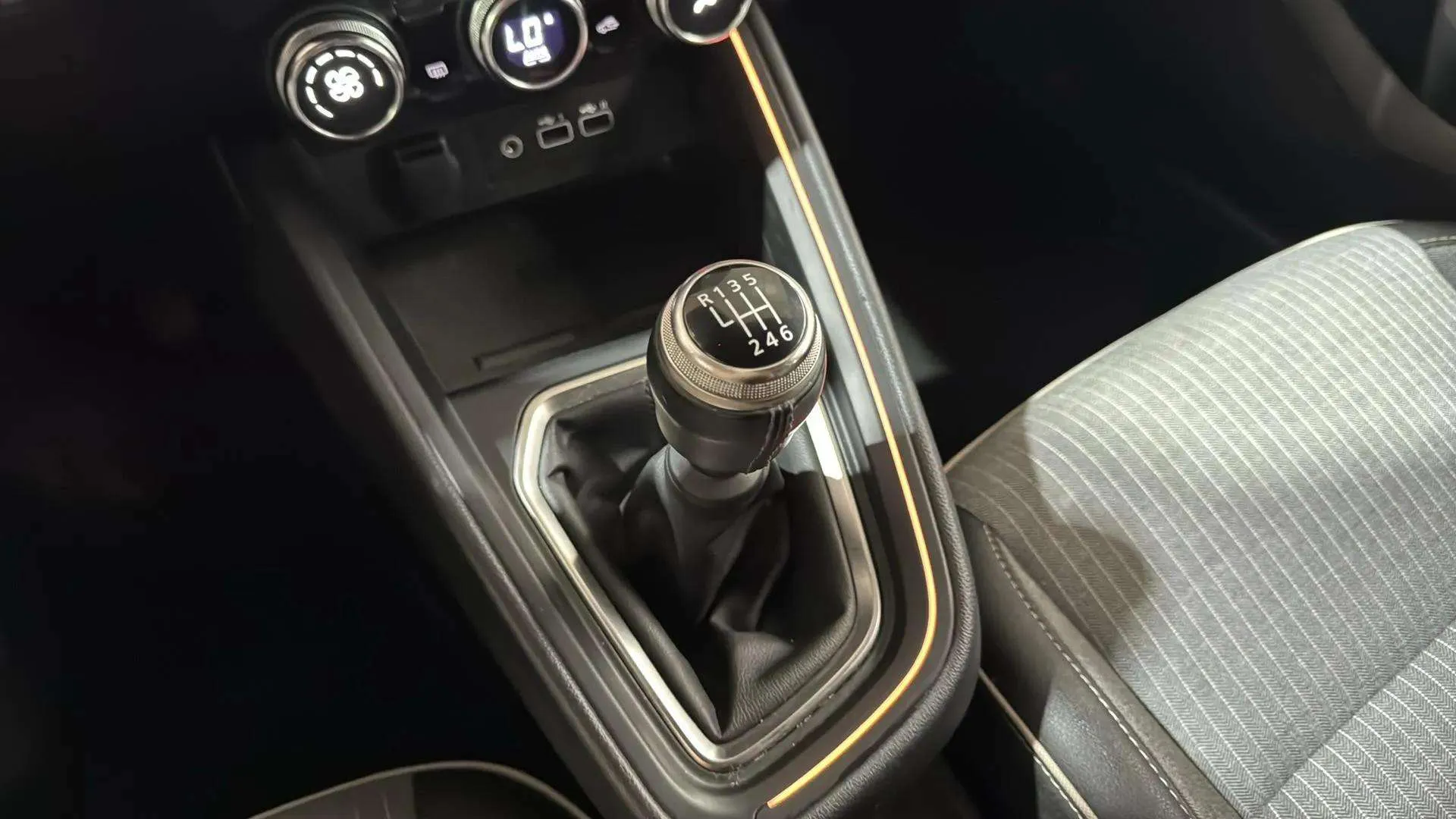 Renault Clio Techno TCe 90 - foto 19