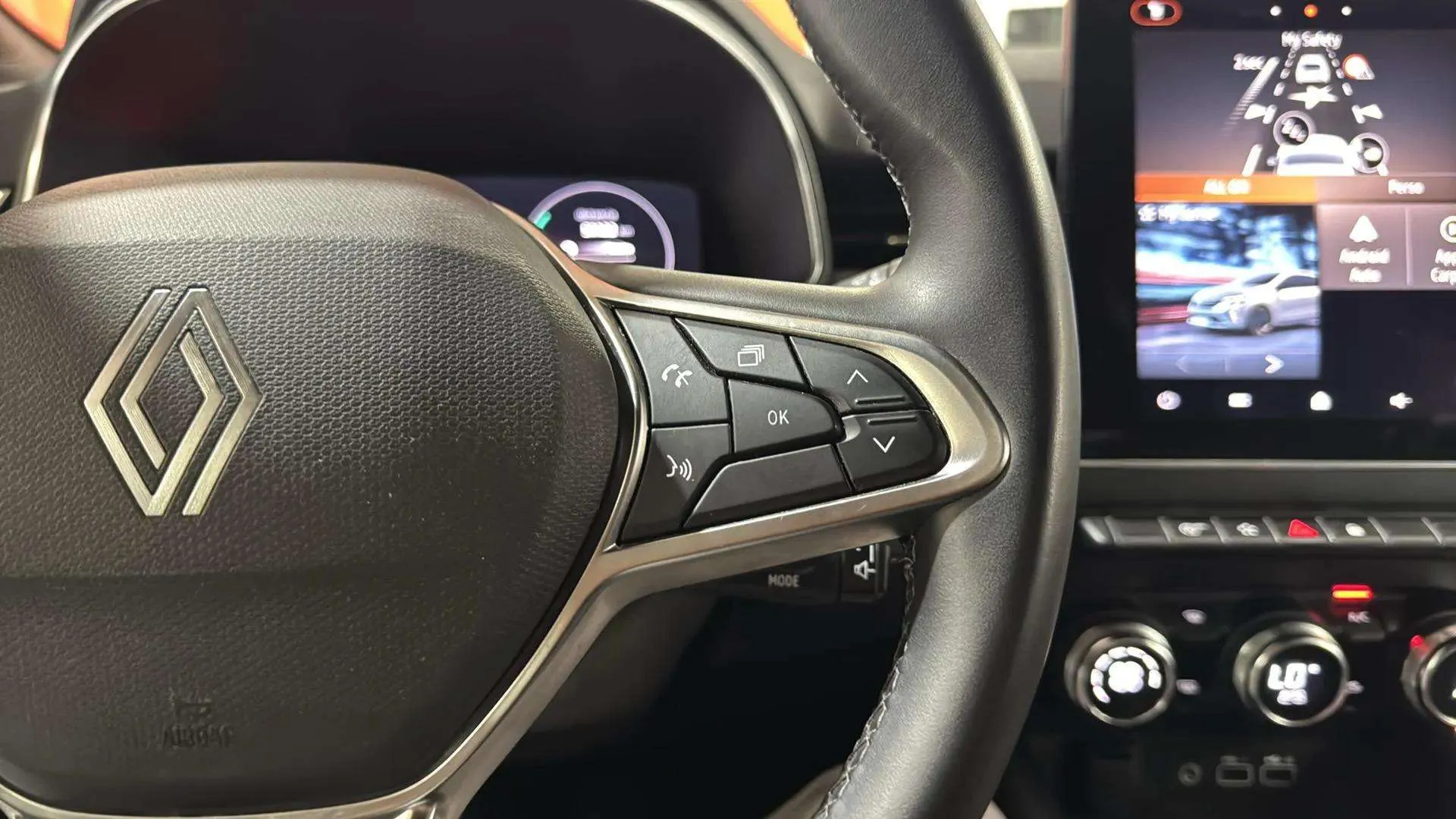 Renault Clio Techno TCe 90 - foto 18