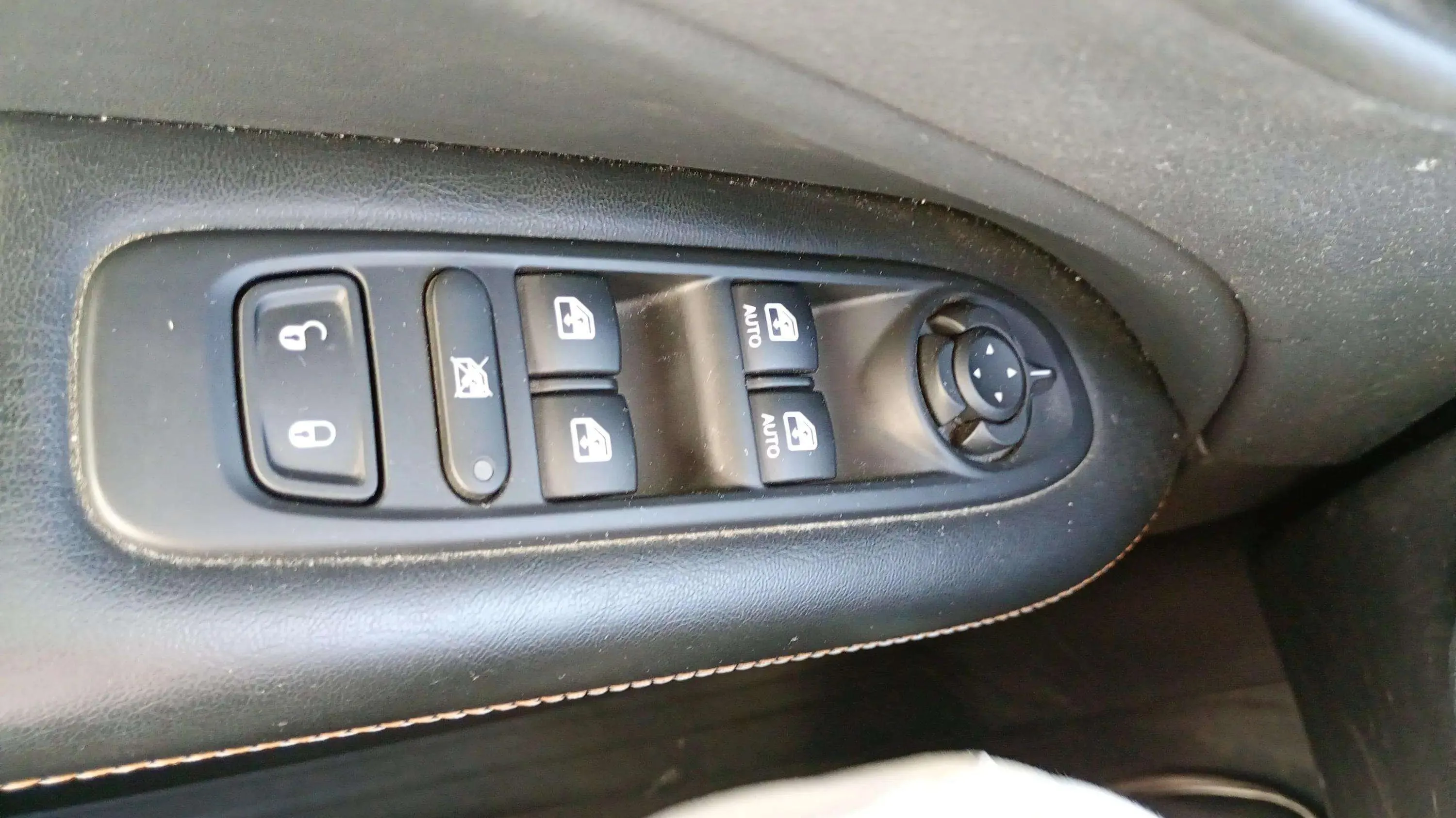 Jeep Compass 1.6 Mjet Longitude 4x2 - foto 14