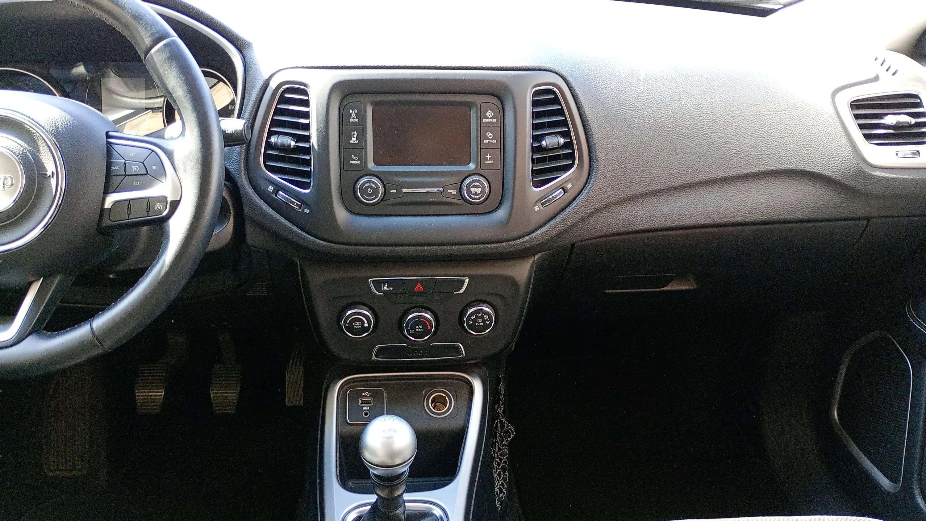 Jeep Compass 1.6 Mjet Longitude 4x2 - foto 16