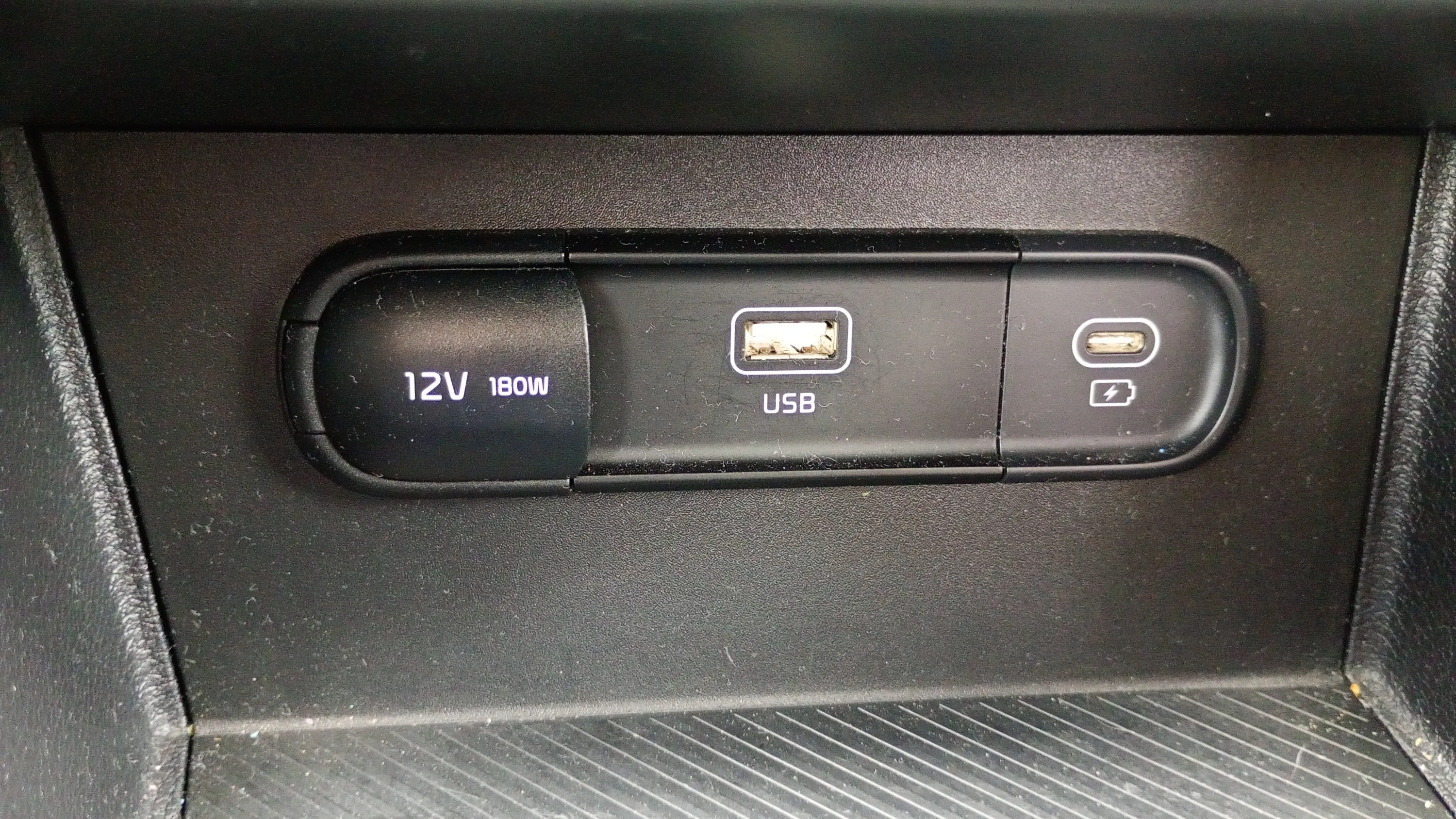 Kia Sportage 1.6 T-GDi Concept 4x2 - foto 20