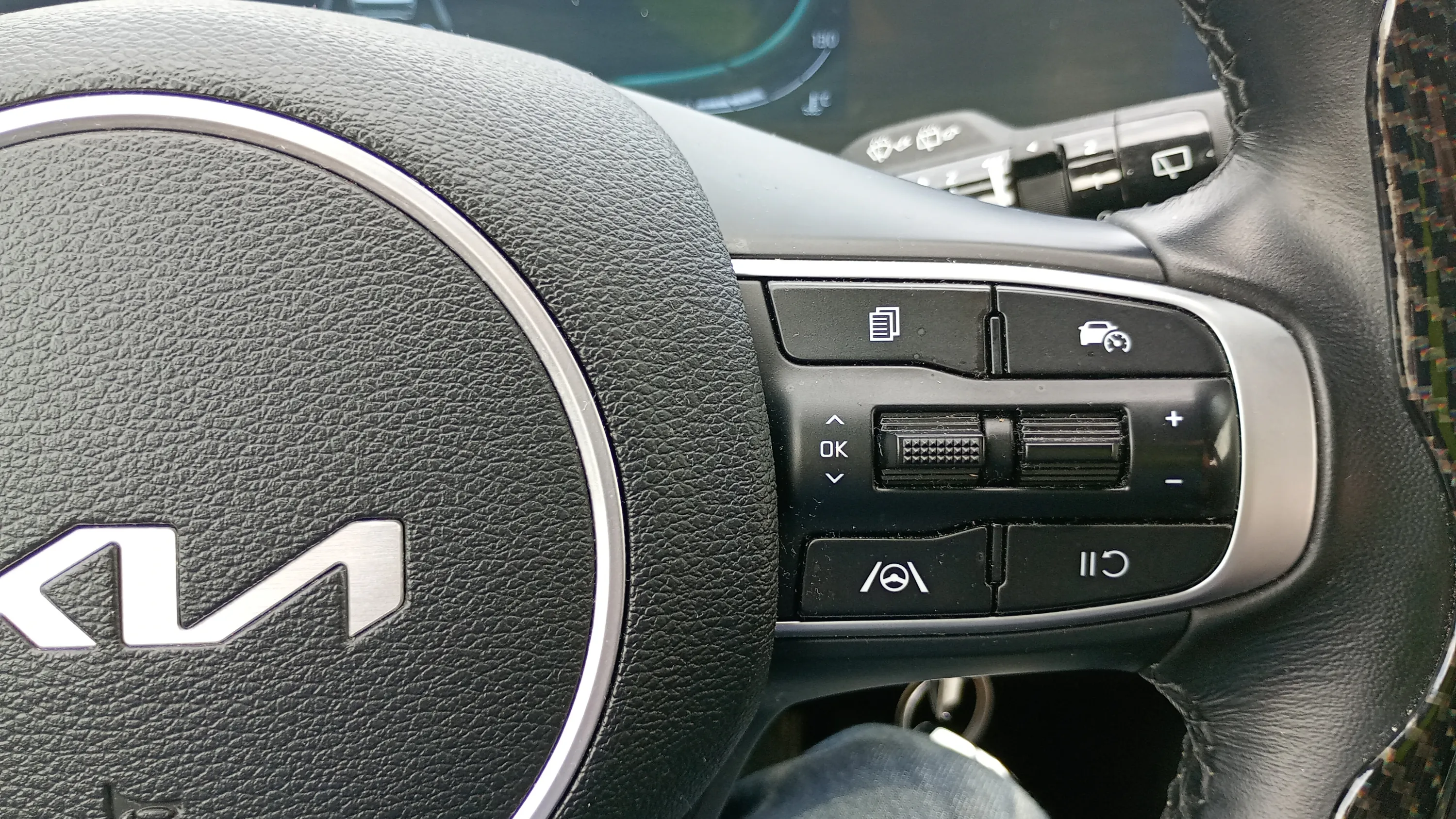 Kia Sportage 1.6 T-GDi Concept 4x2 - foto 17