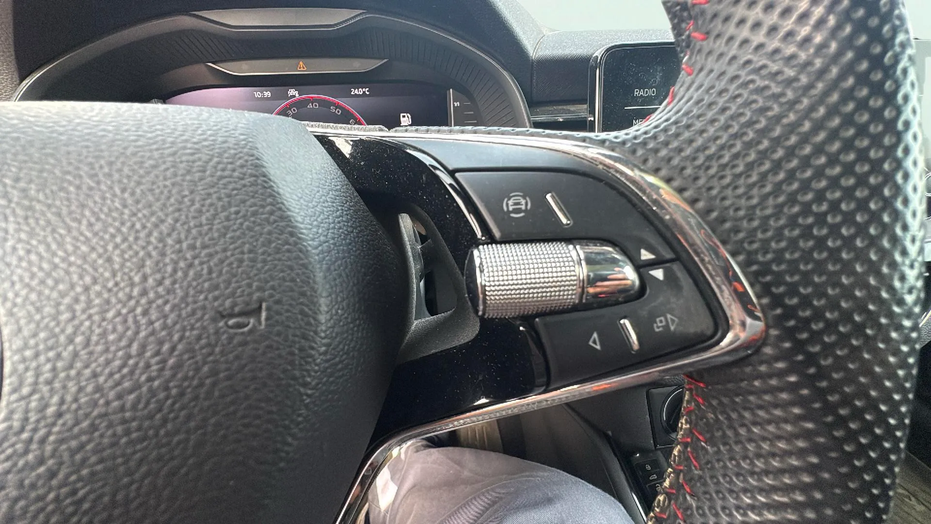 Škoda Kamiq 1.0 TSI DSG Ambition - foto 19