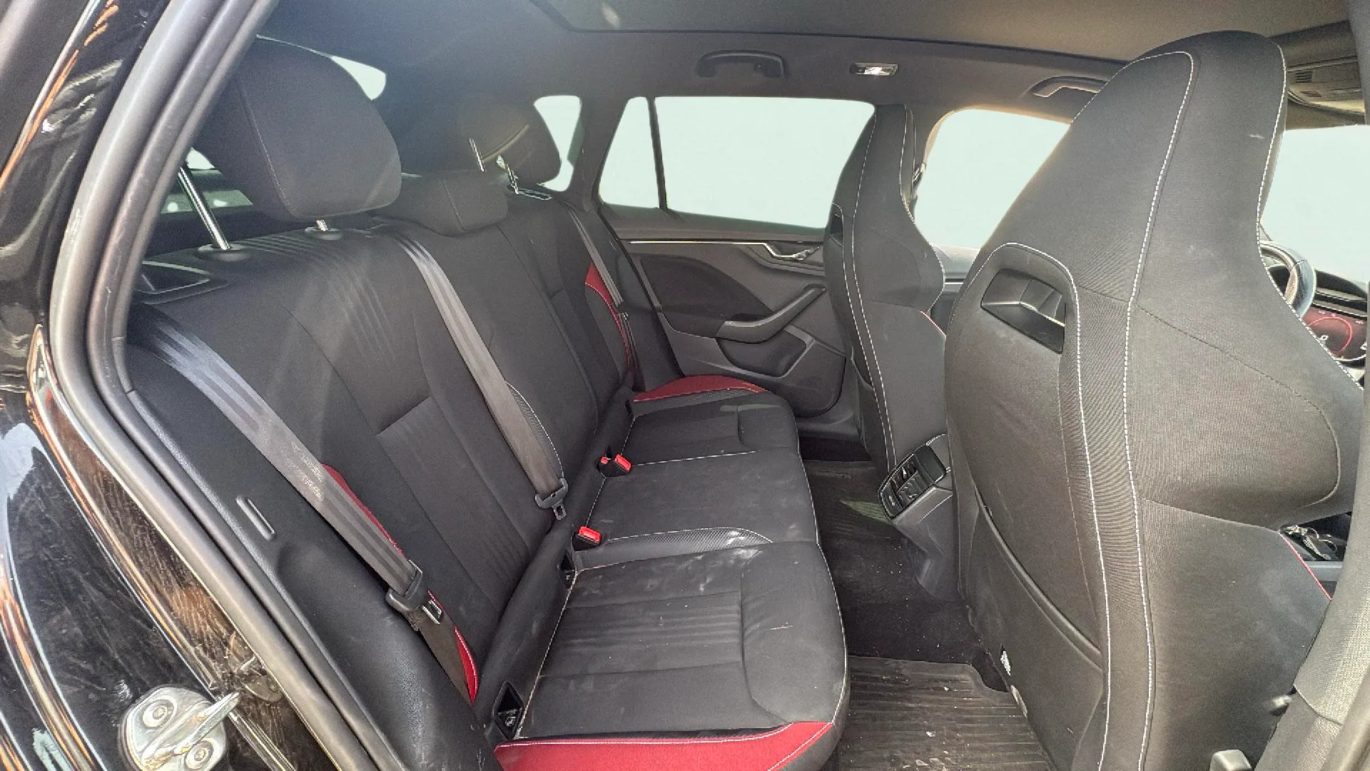 Škoda Kamiq 1.0 TSI DSG Ambition - foto 6