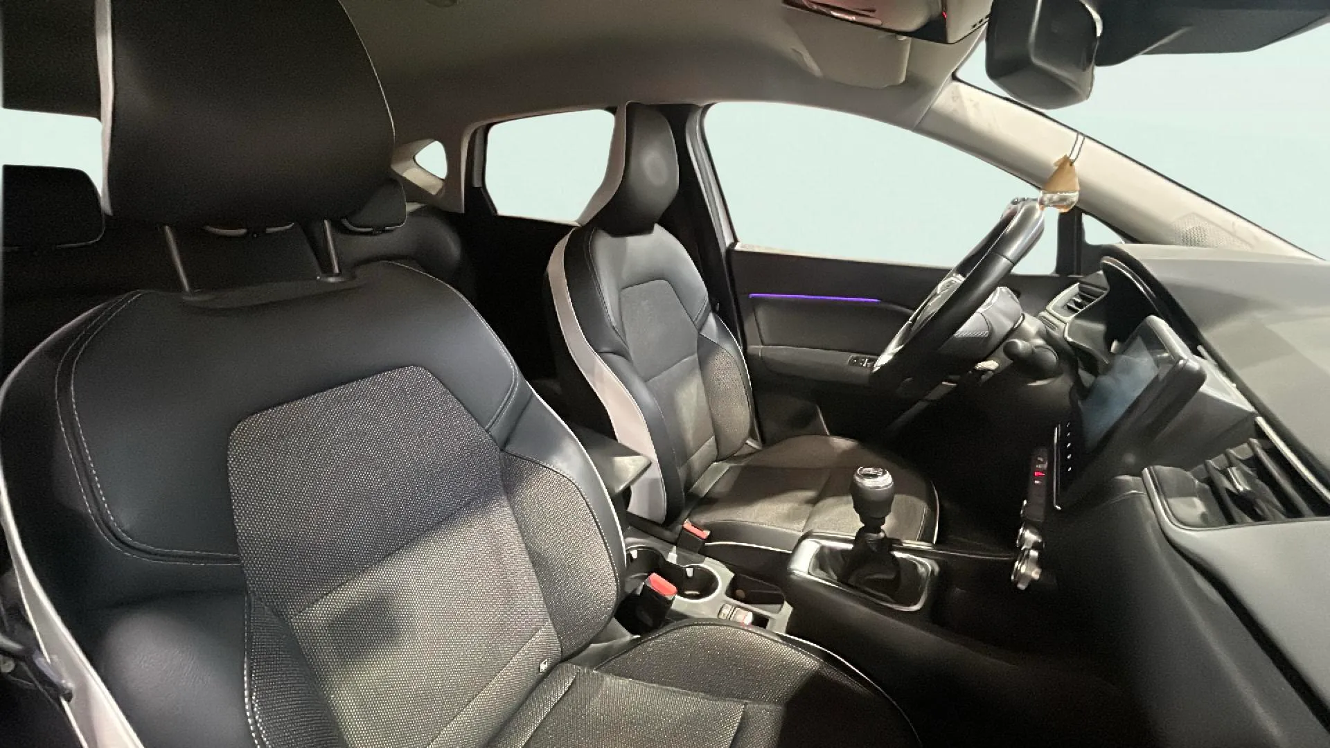 Renault Captur Intens TCe GPF Micro Híbrido - foto 19