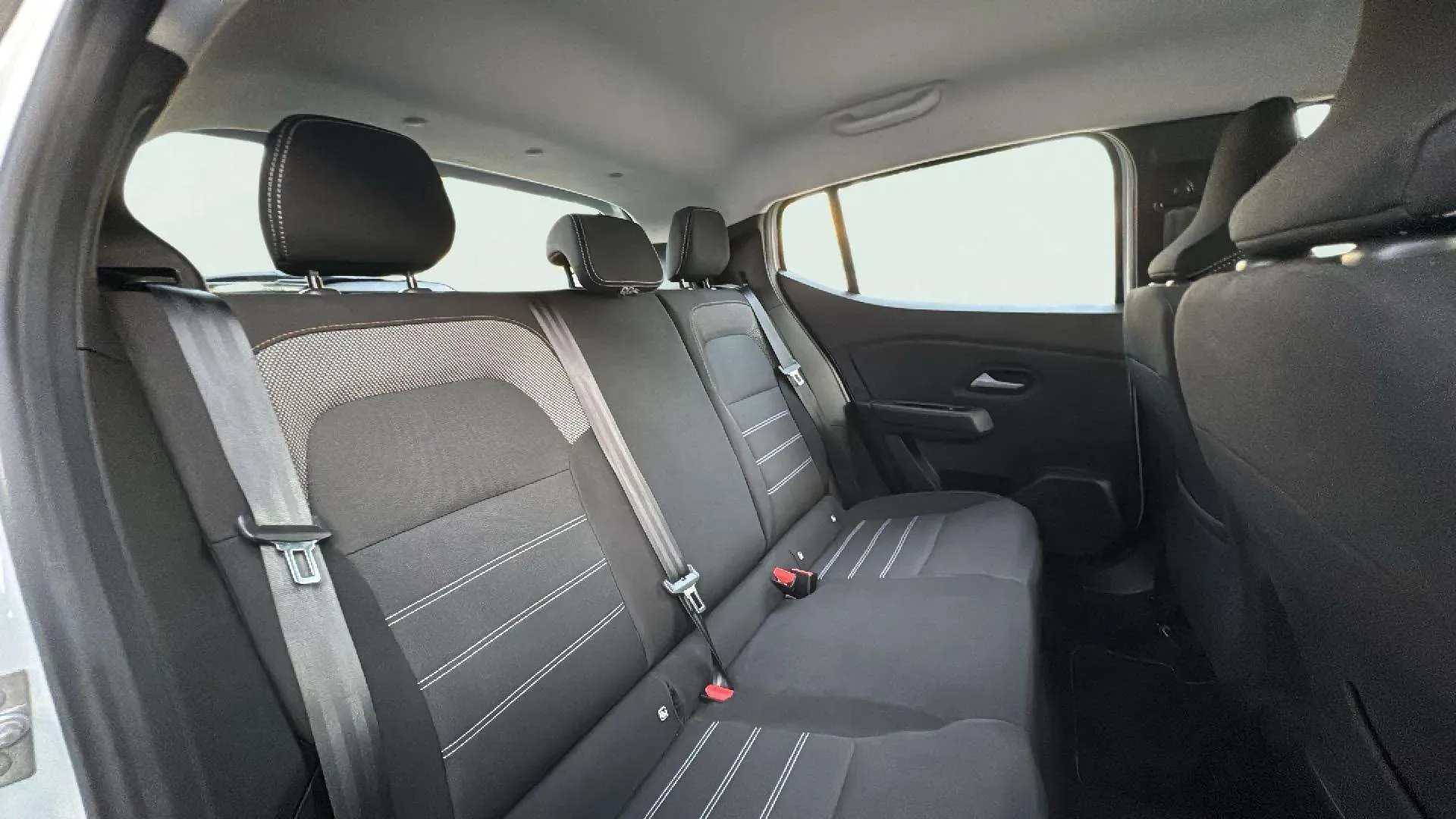 Dacia Sandero Stepway Essential TCe (90V) - foto 14