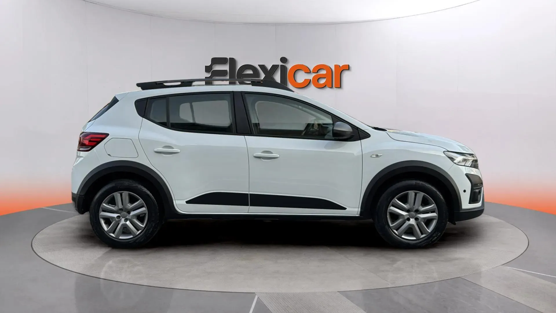 Dacia Sandero Stepway Essential TCe (90V) - foto 8