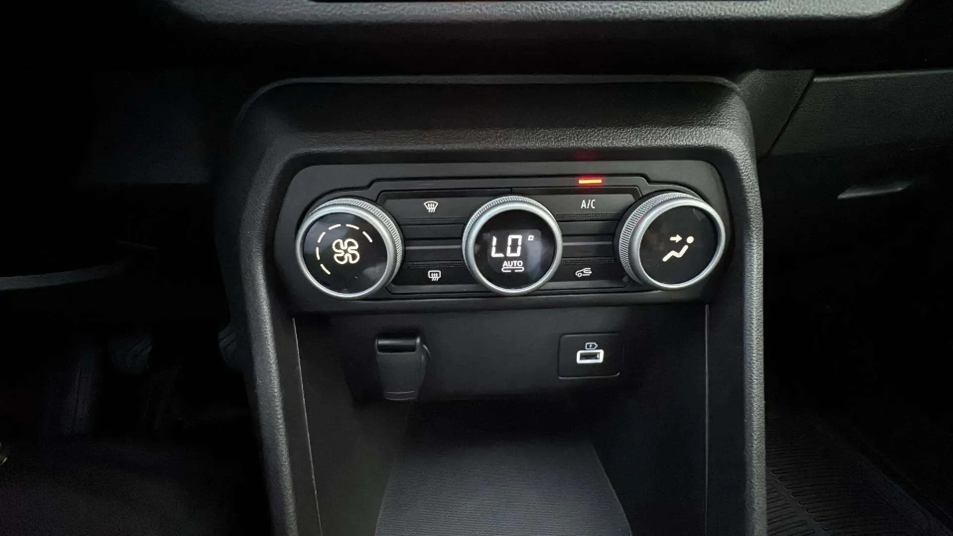 Dacia Sandero Stepway Essential TCe (90V) - foto 23