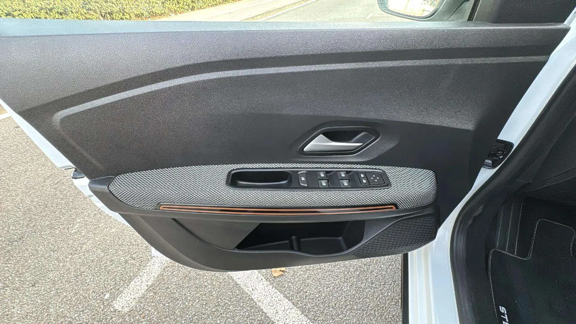 Dacia Sandero Stepway Essential TCe (90V) - foto 19