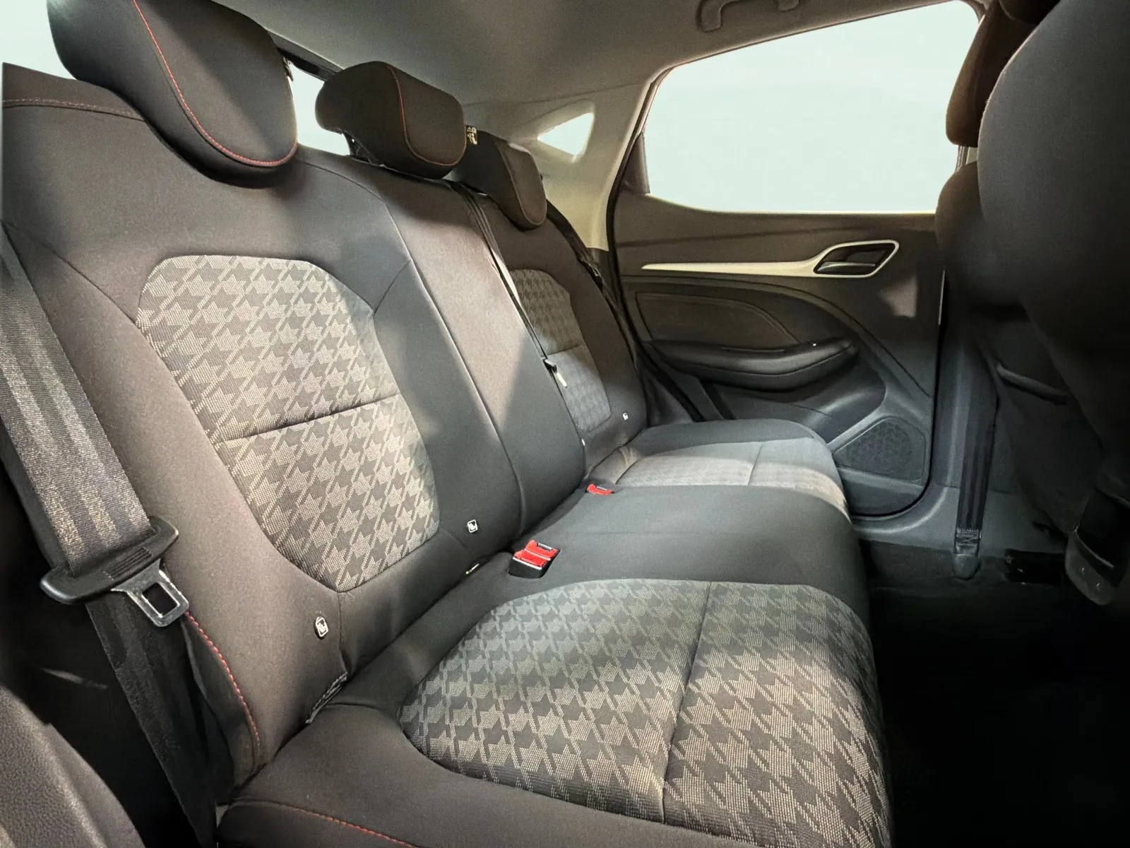 MG ZS 1.5 Luxury - foto 17