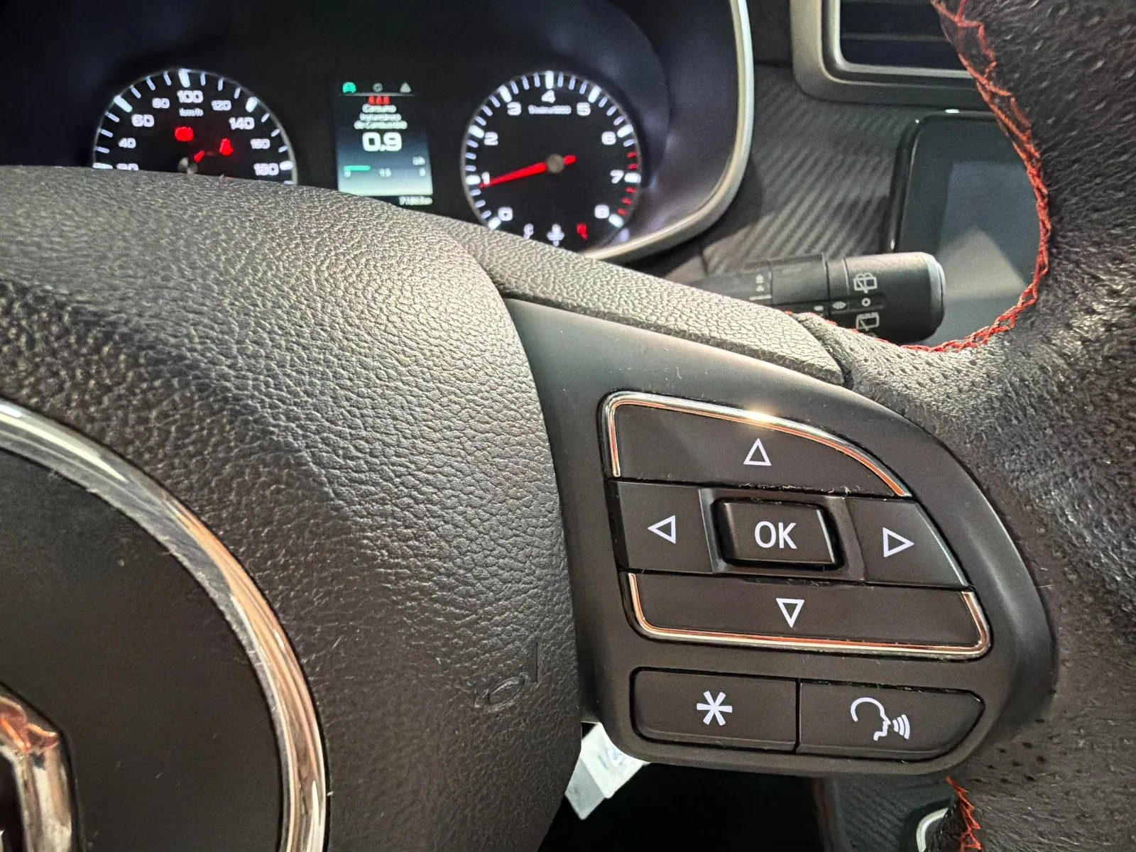 MG ZS 1.5 Luxury - foto 9