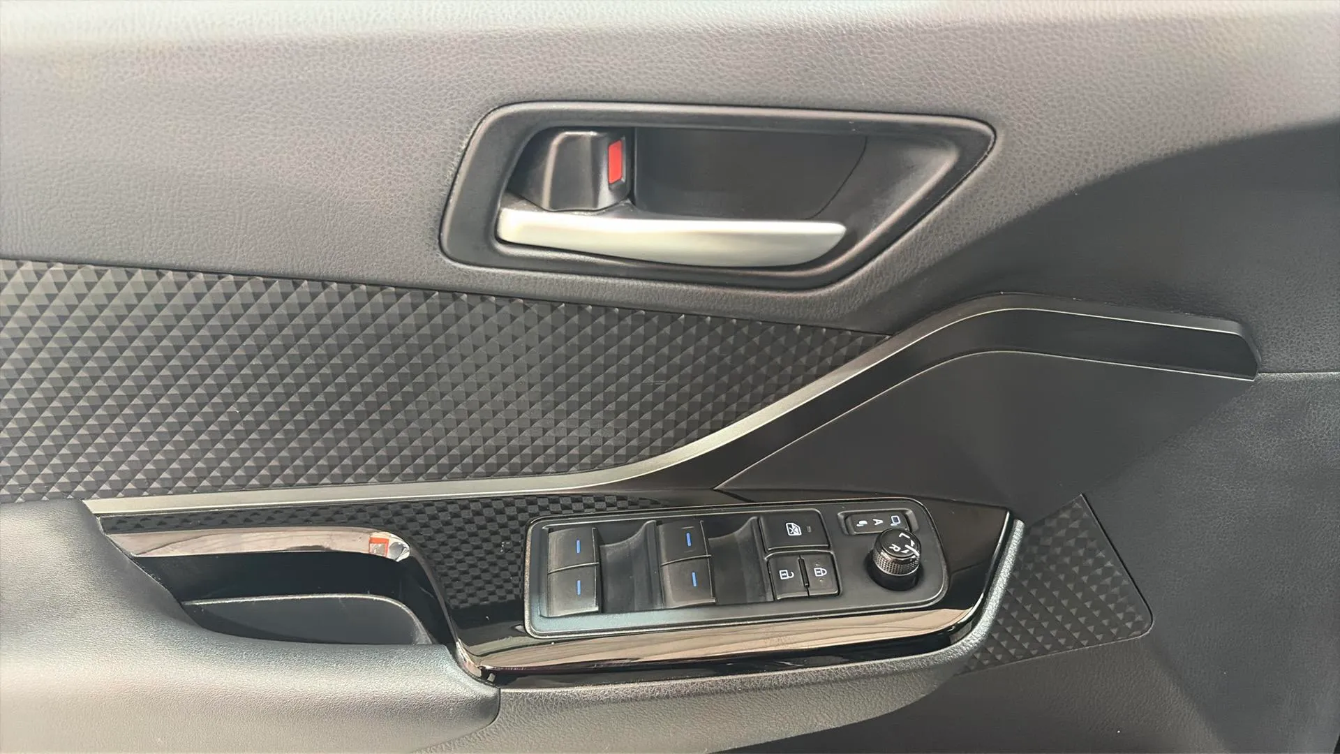 Toyota C-HR 1.8 125H Active - foto 18