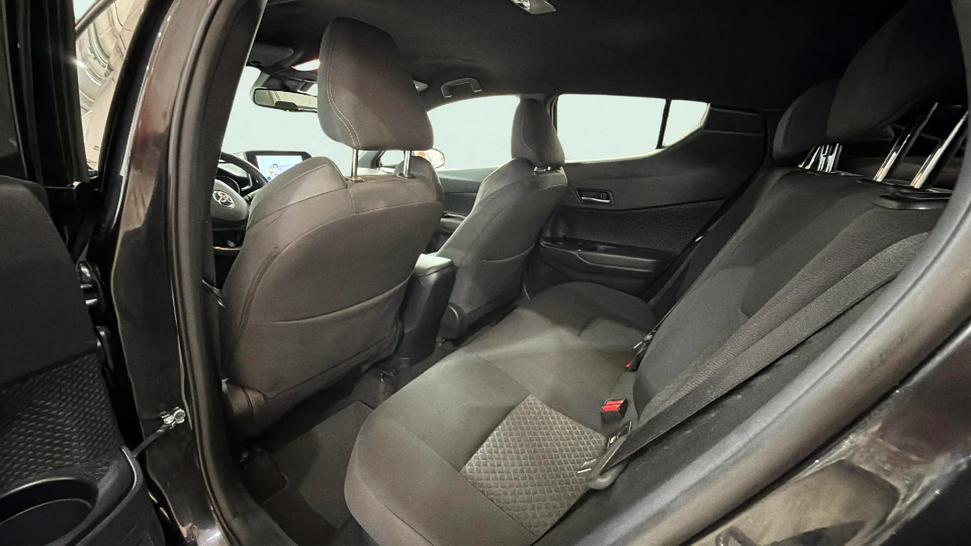 Toyota C-HR 1.8 125H Active - foto 12