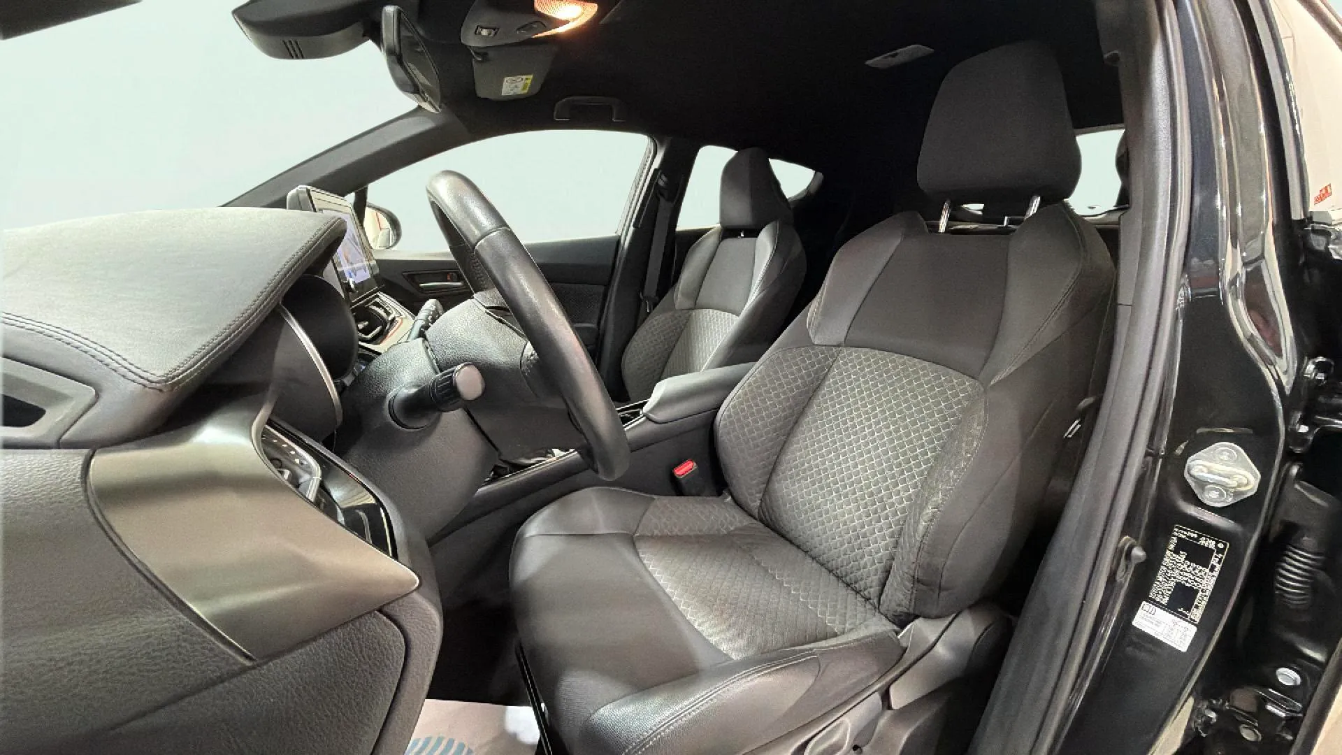 Toyota C-HR 1.8 125H Active - foto 26