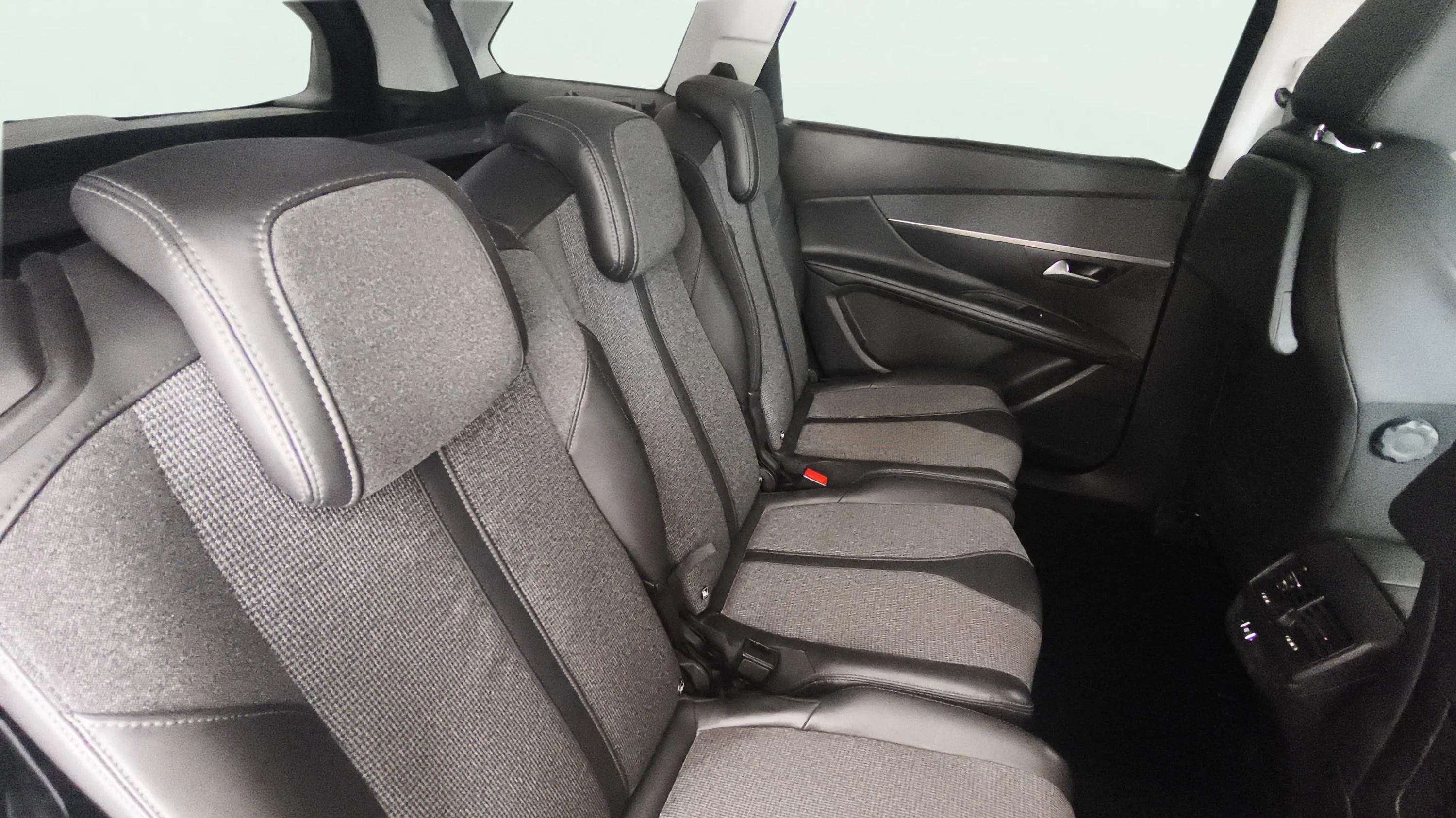 Peugeot 5008 Allure 1.5L BlueHDi - foto 9