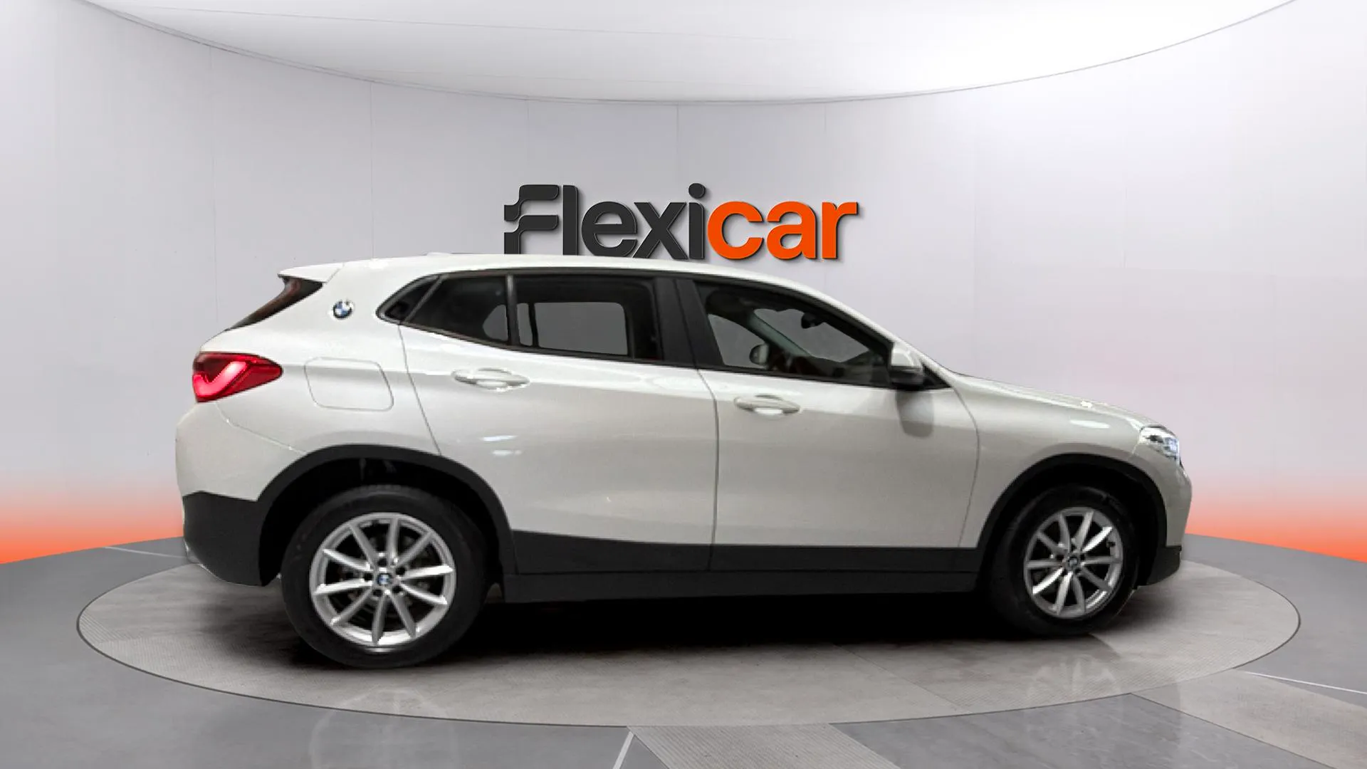 BMW X2 sDrive18d - foto 8