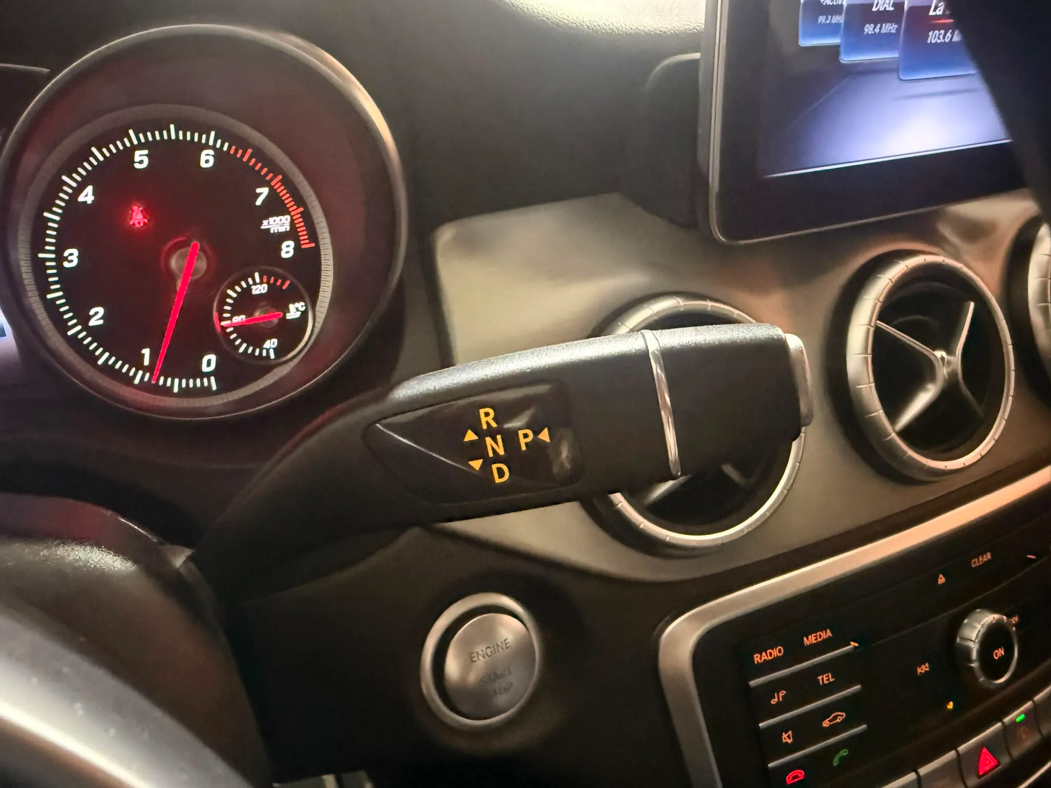 Mercedes-Benz CLA 180 - foto 10