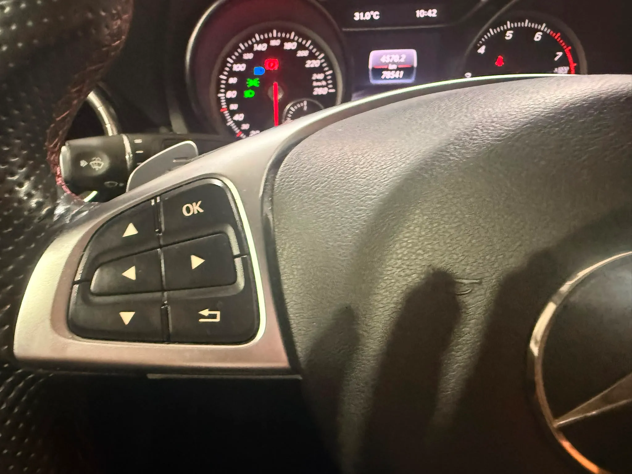 Mercedes-Benz CLA 180 - foto 18