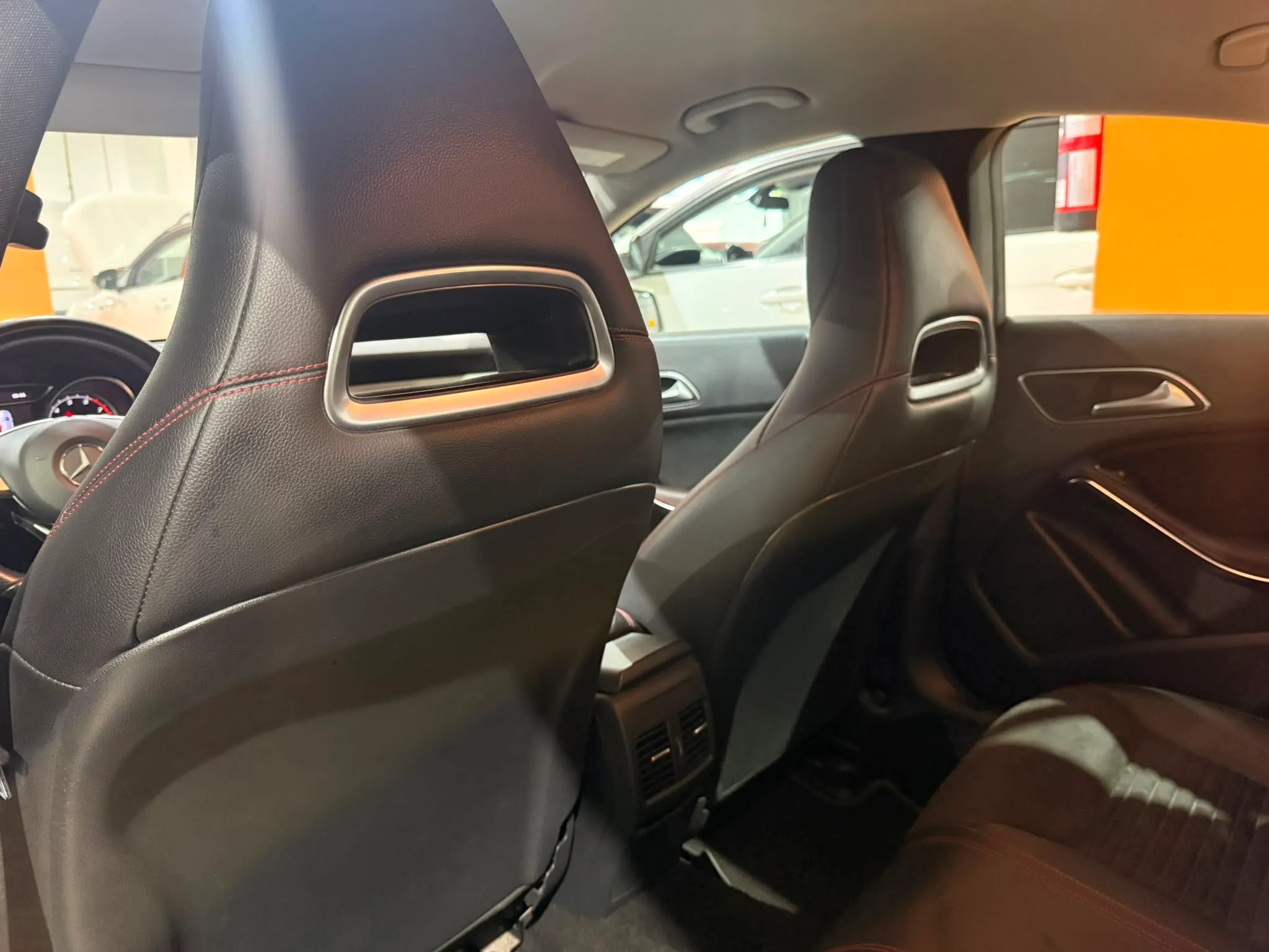 Mercedes-Benz CLA 180 - foto 17