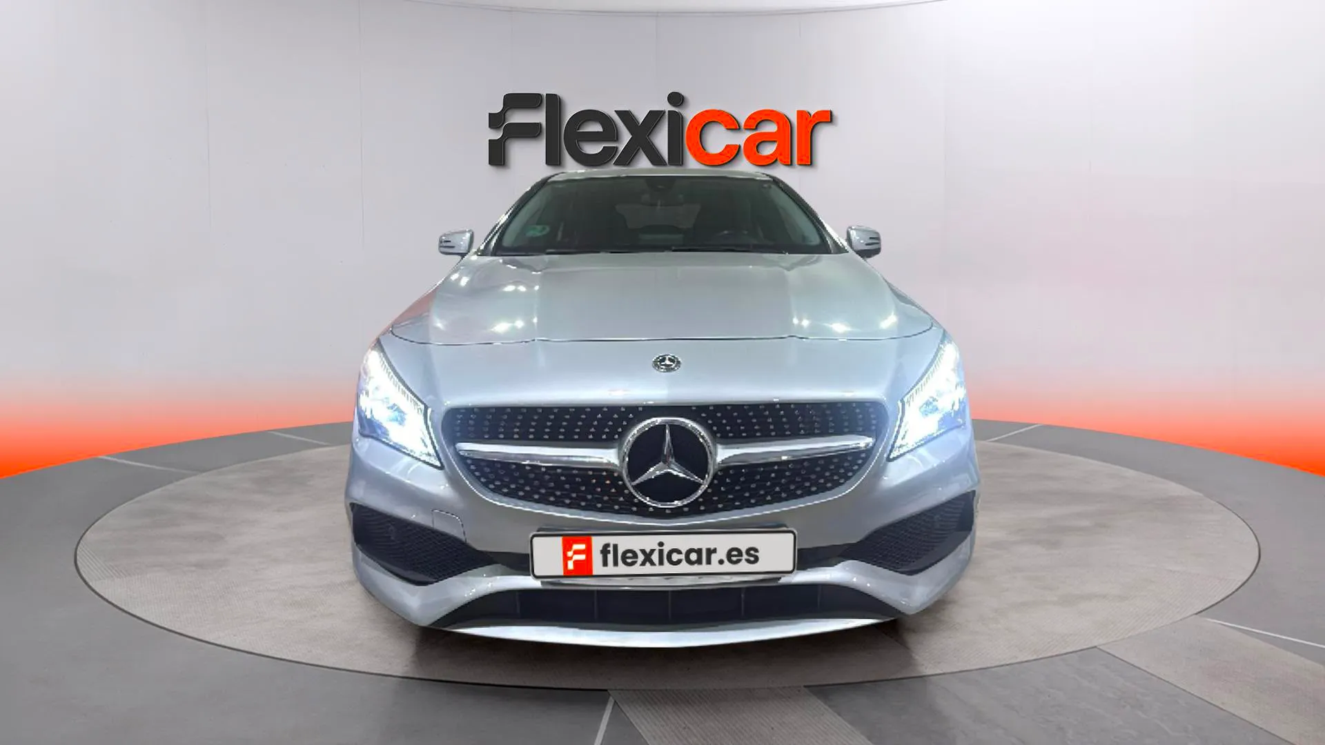 Mercedes-Benz CLA 180 - foto 2