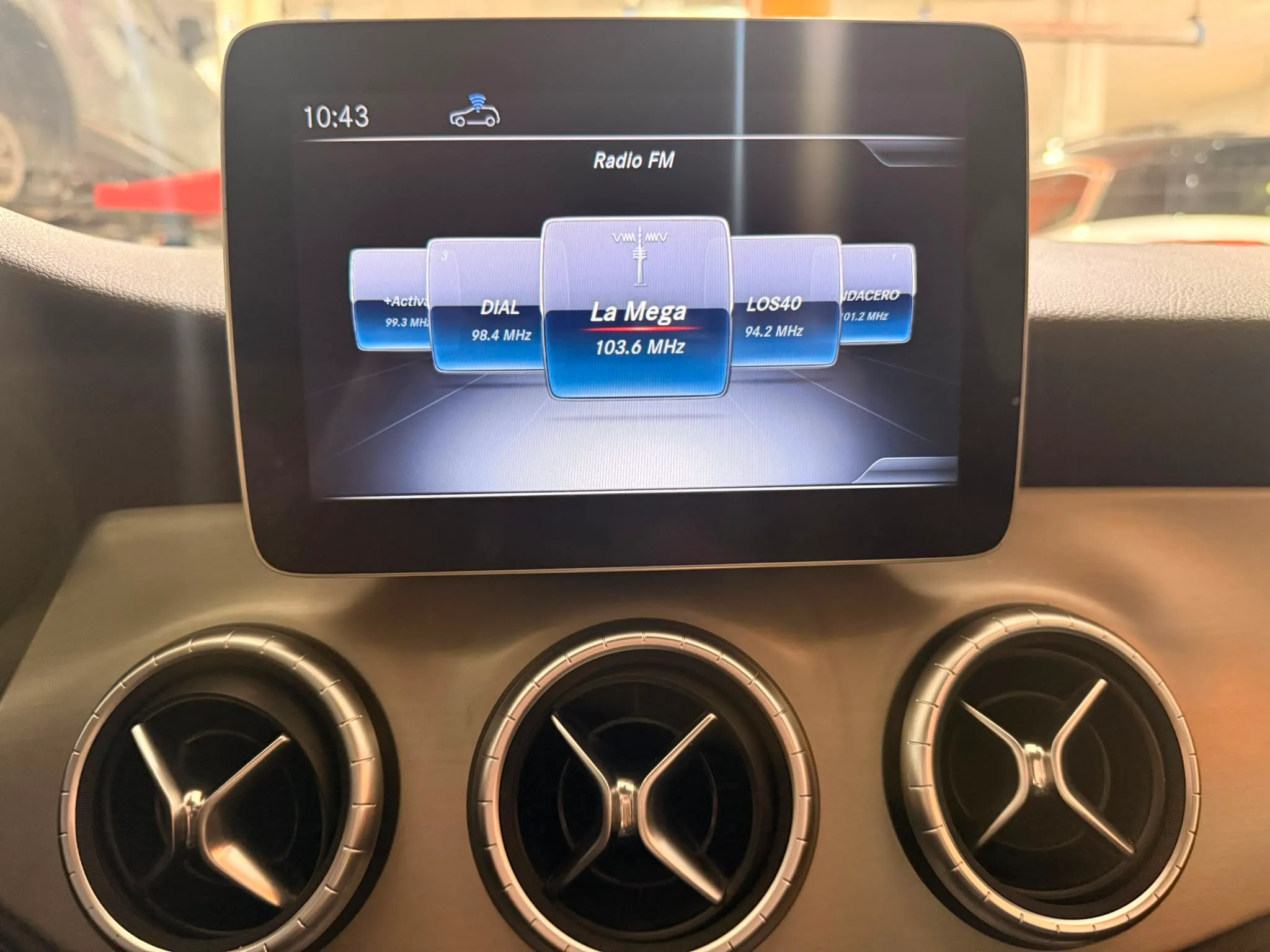 Mercedes-Benz CLA 180 - foto 14