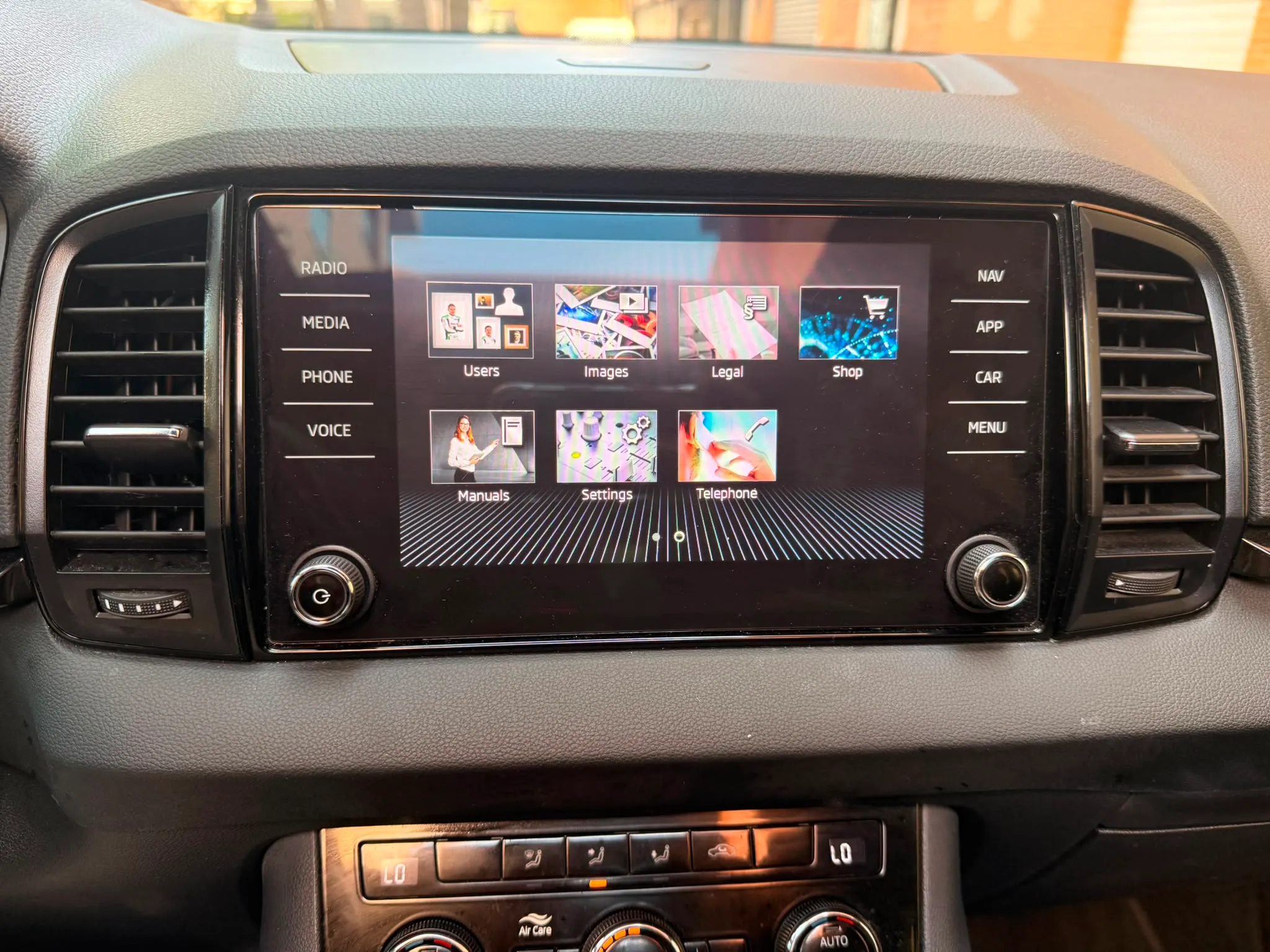 Škoda Karoq 1.5 TSI DSG ACT Sportline - foto 15