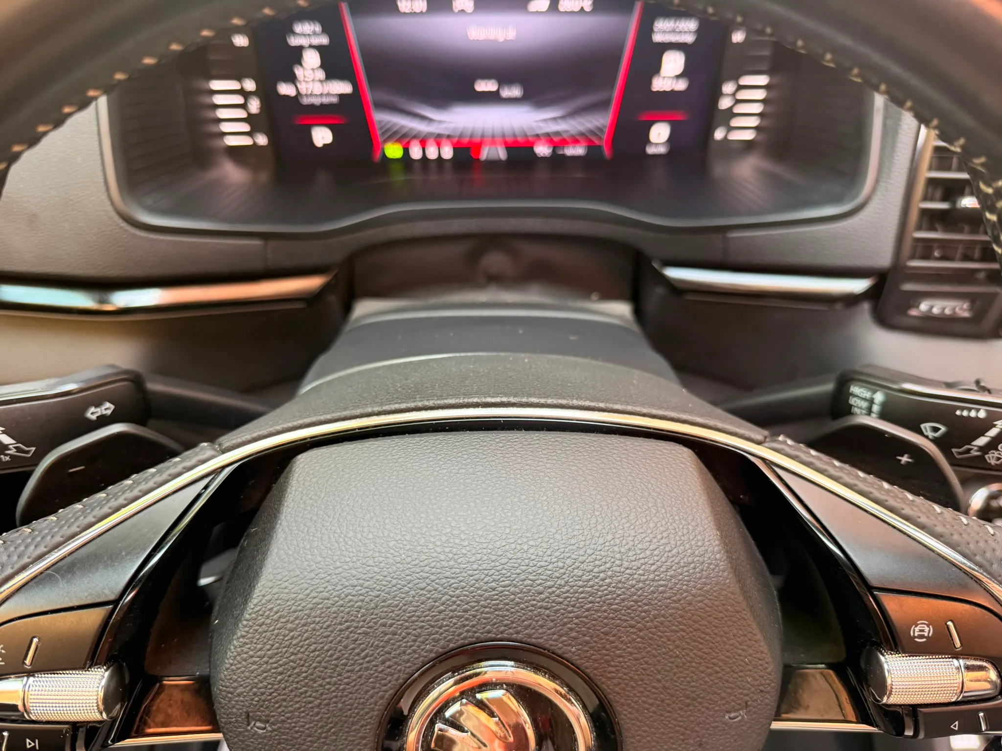 Škoda Karoq 1.5 TSI DSG ACT Sportline - foto 11