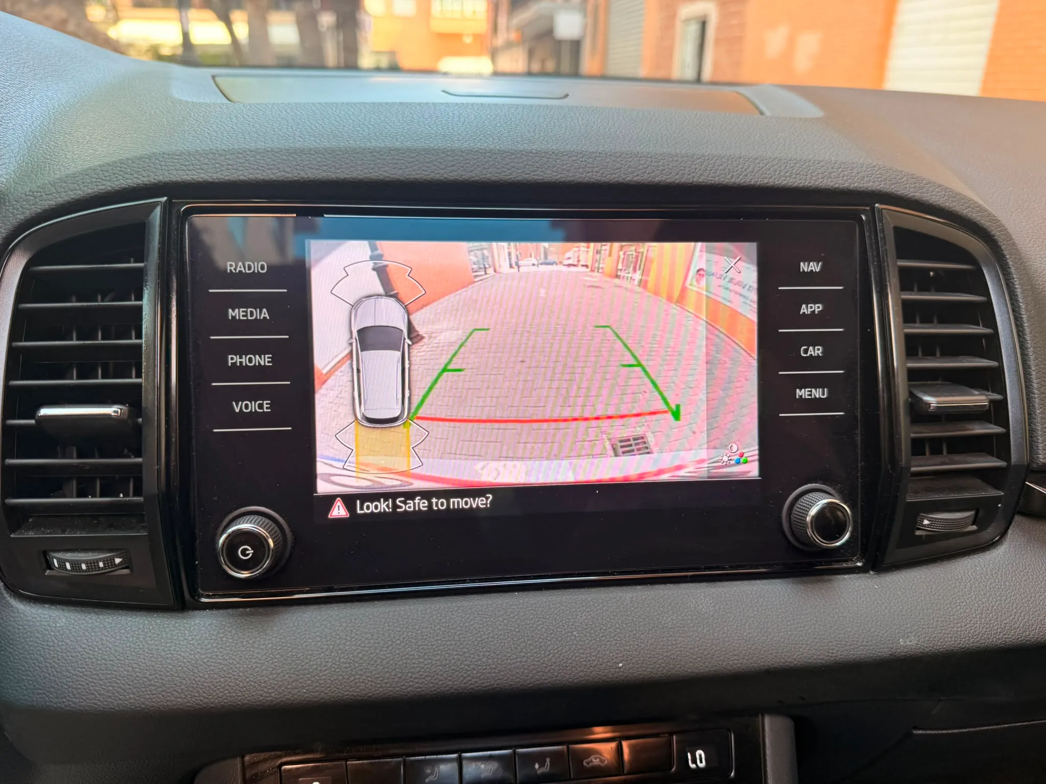 Škoda Karoq 1.5 TSI DSG ACT Sportline - foto 20