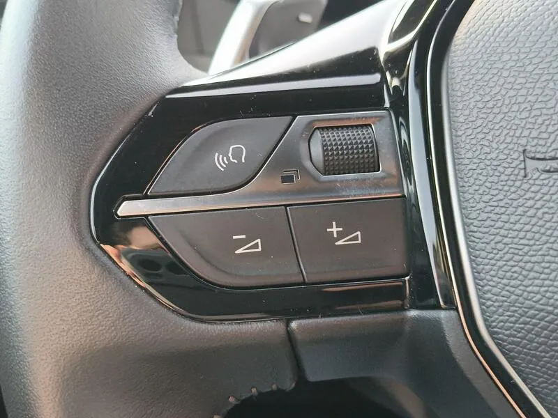 Peugeot 2008 PureTech Allure Pack - foto 20