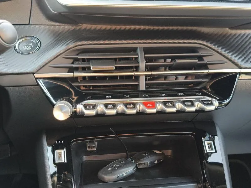 Peugeot 2008 PureTech Allure Pack - foto 24