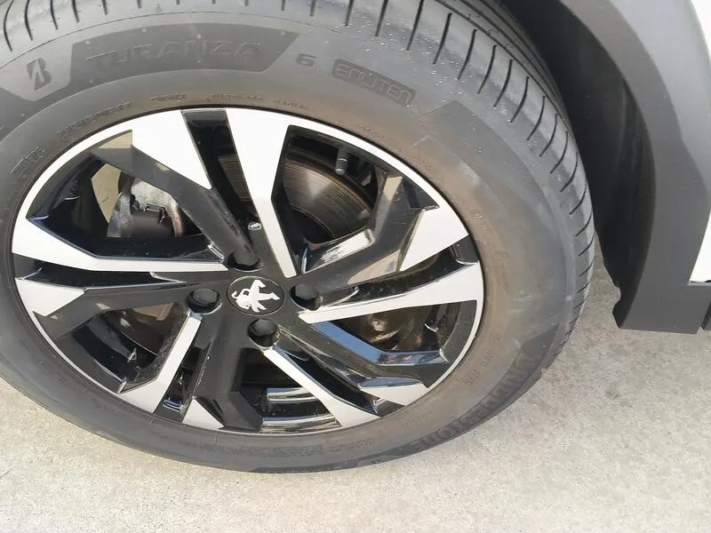 Peugeot 2008 PureTech Allure Pack - foto 40