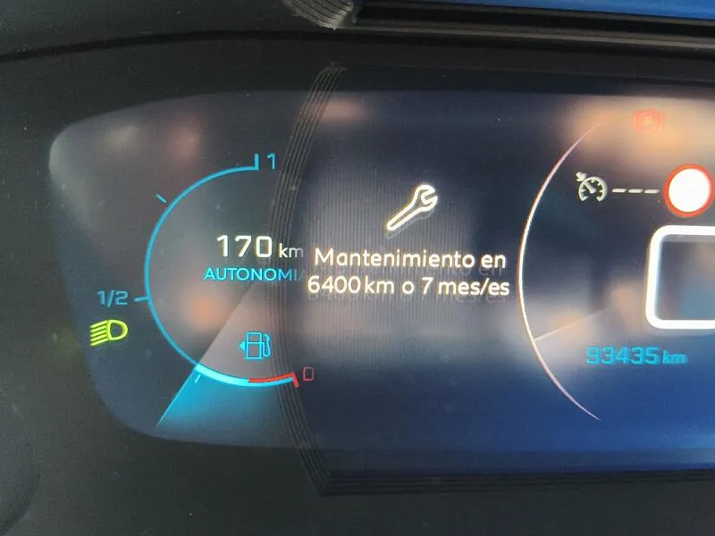 Peugeot 2008 PureTech Allure Pack - foto 28