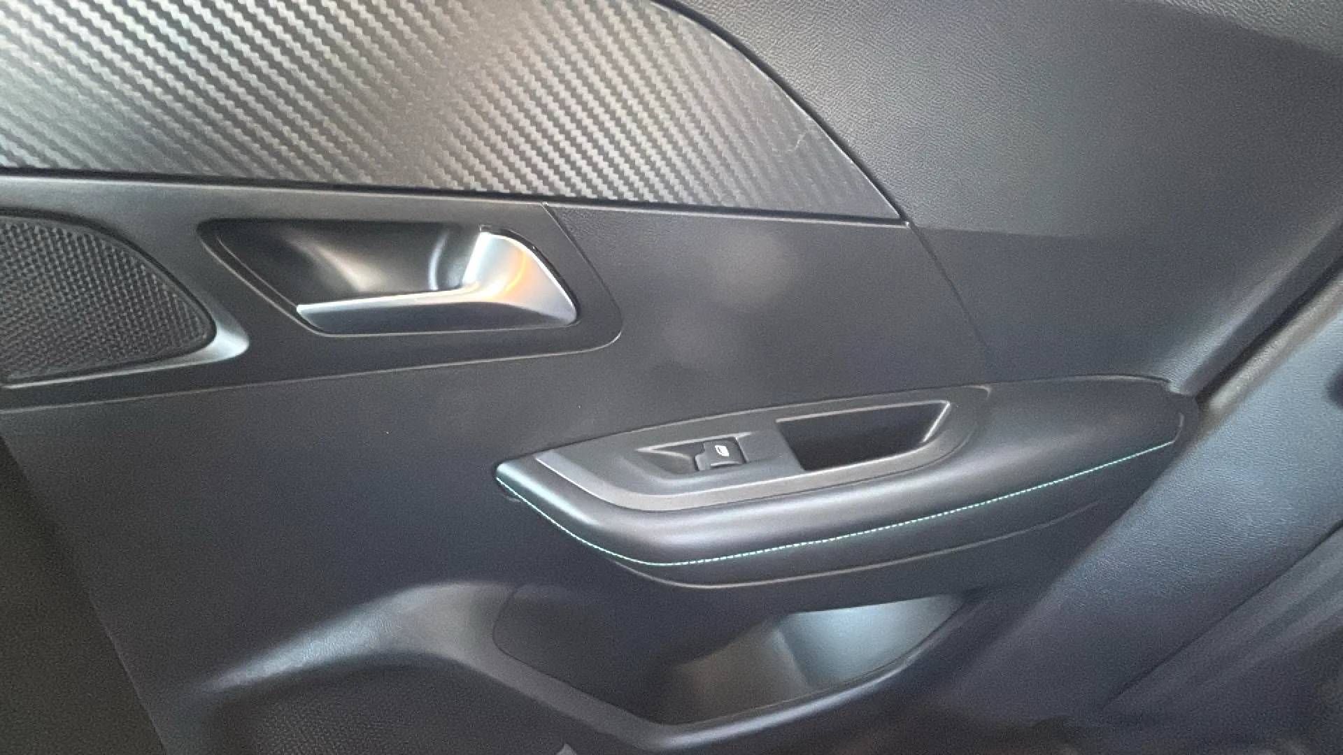 Peugeot 2008 Active Pack PureTech 100 BVM6 - foto 19