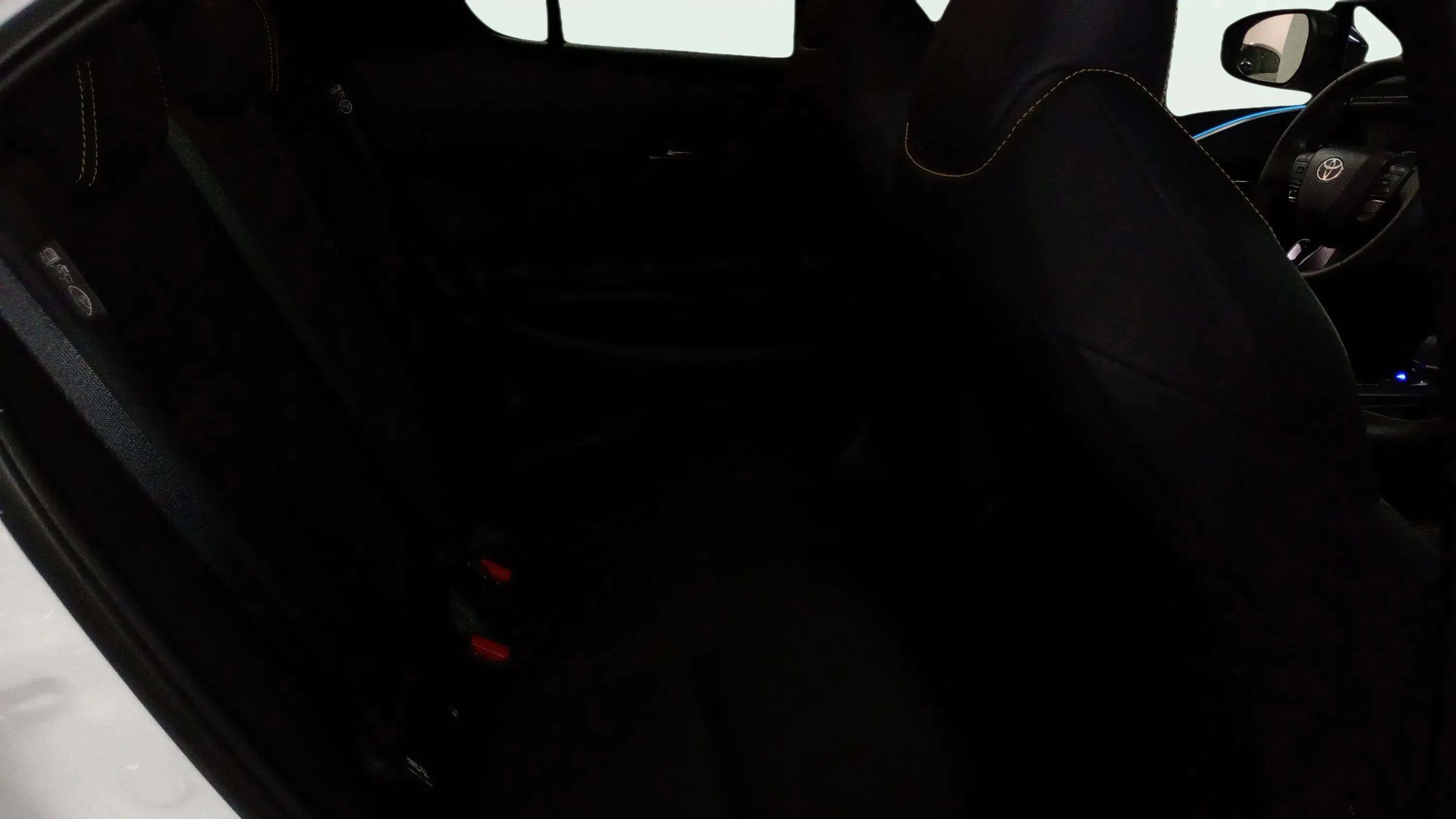 Toyota C-HR 2.0 200H Premiere Edition - foto 17