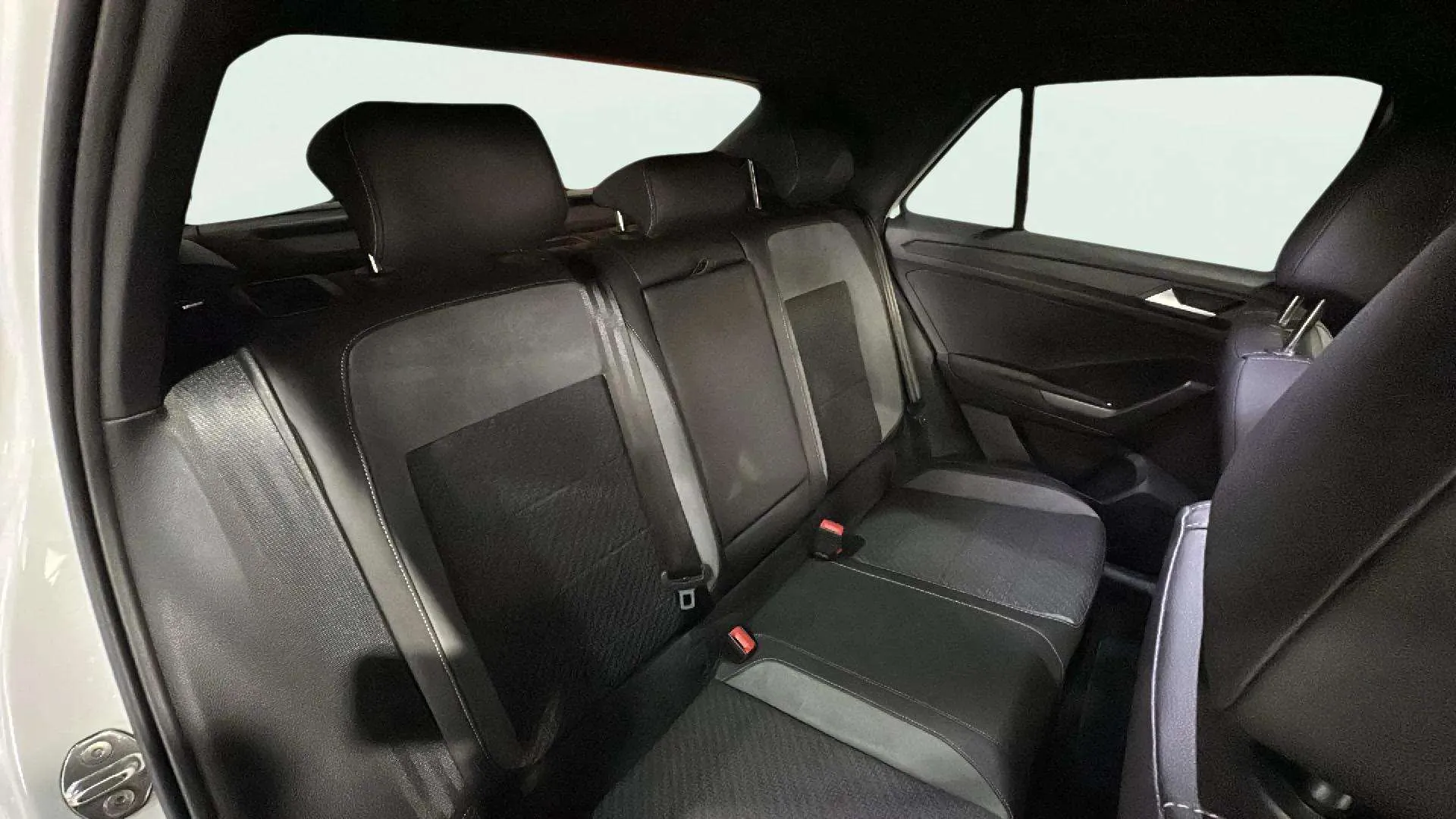 Volkswagen T-Roc R 2.0 TSI 4Motion DSG - foto 21