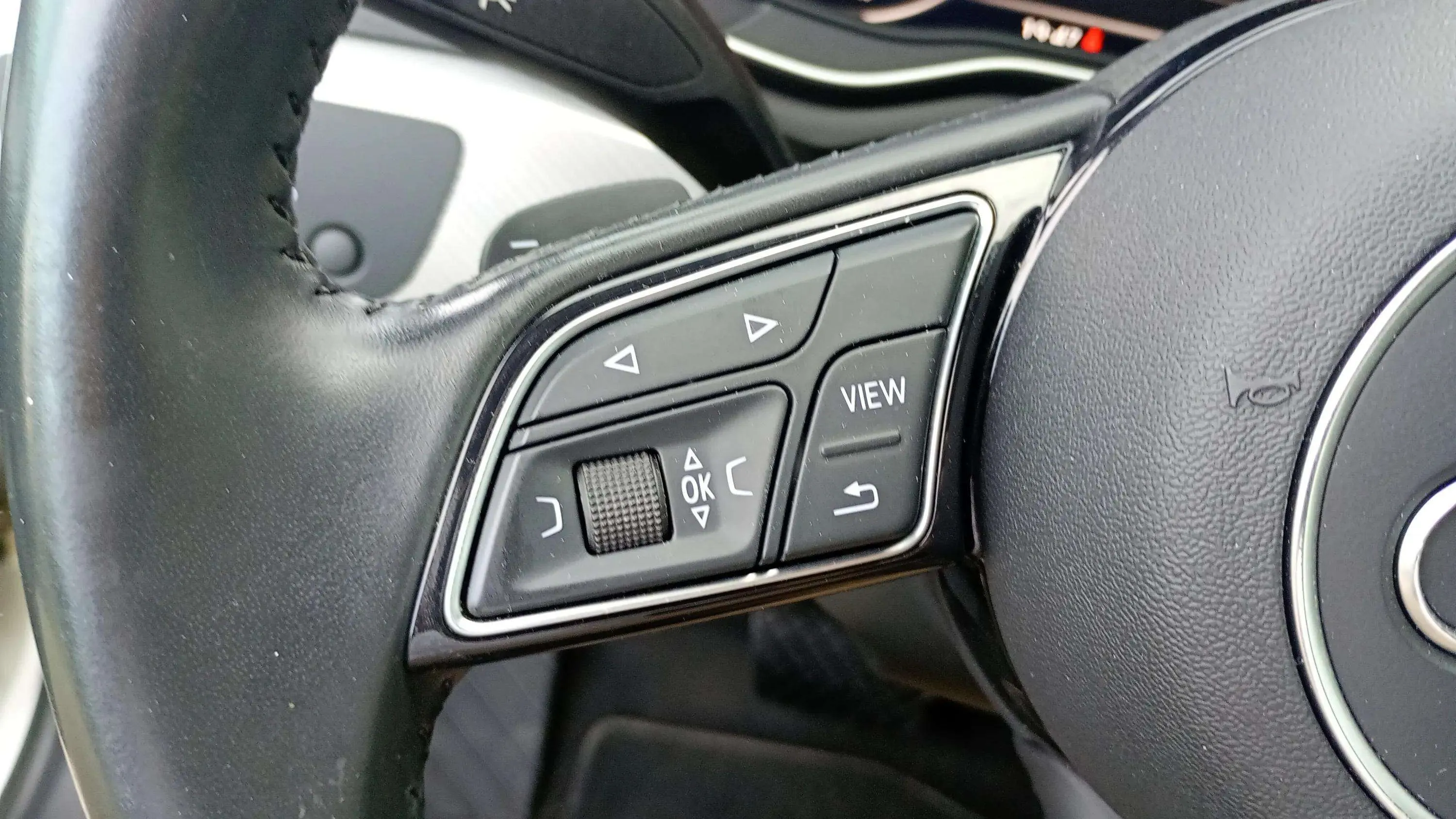Audi A4 Avant Black line 35 TDI S tronic - foto 13