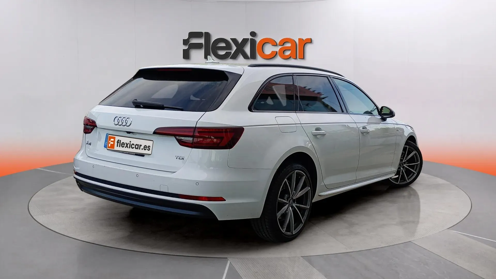 Audi A4 Avant Black line 35 TDI S tronic - foto 2