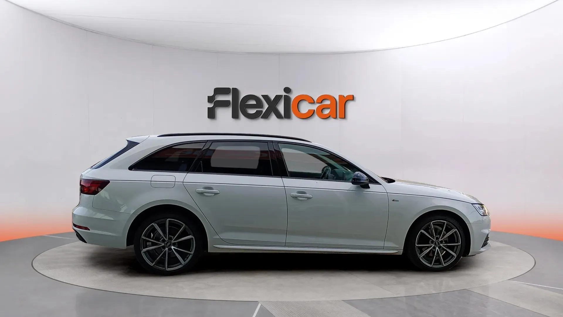 Audi A4 Avant Black line 35 TDI S tronic - foto 3