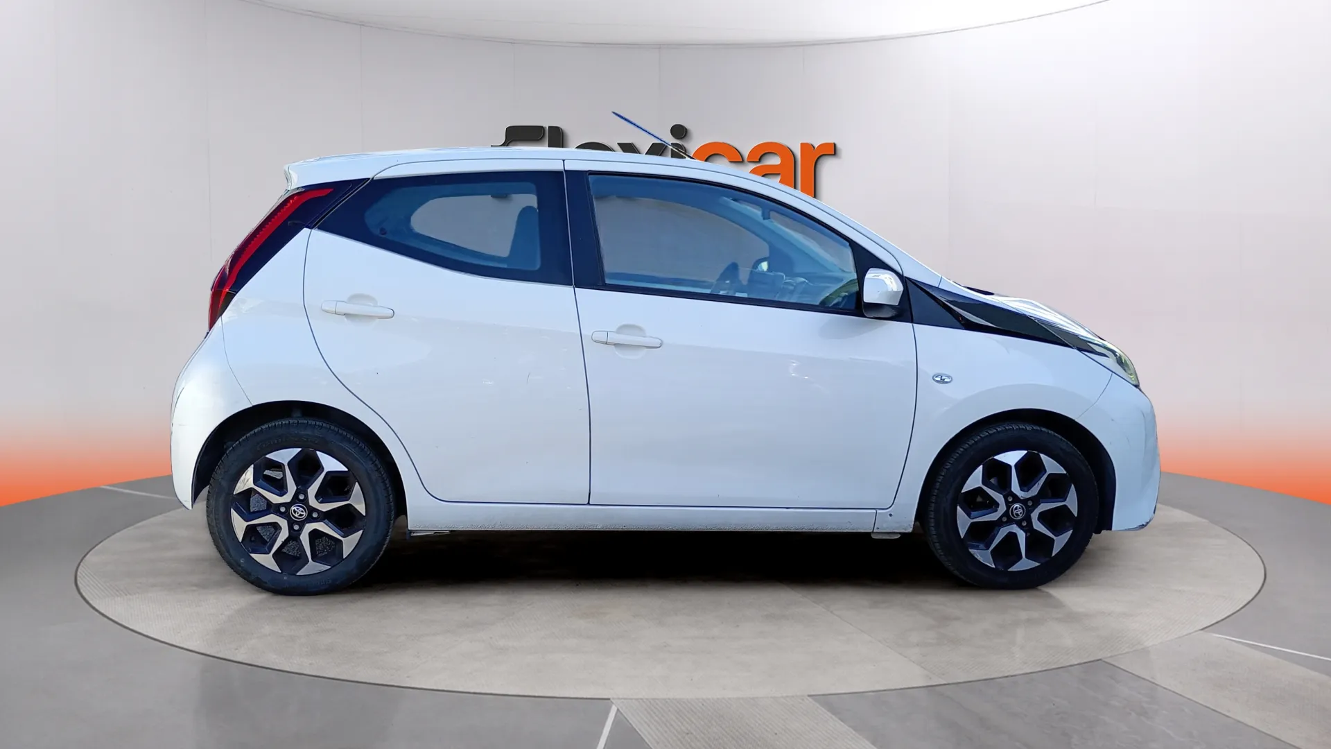 Toyota Aygo 1.0 70 x-cite - foto 6