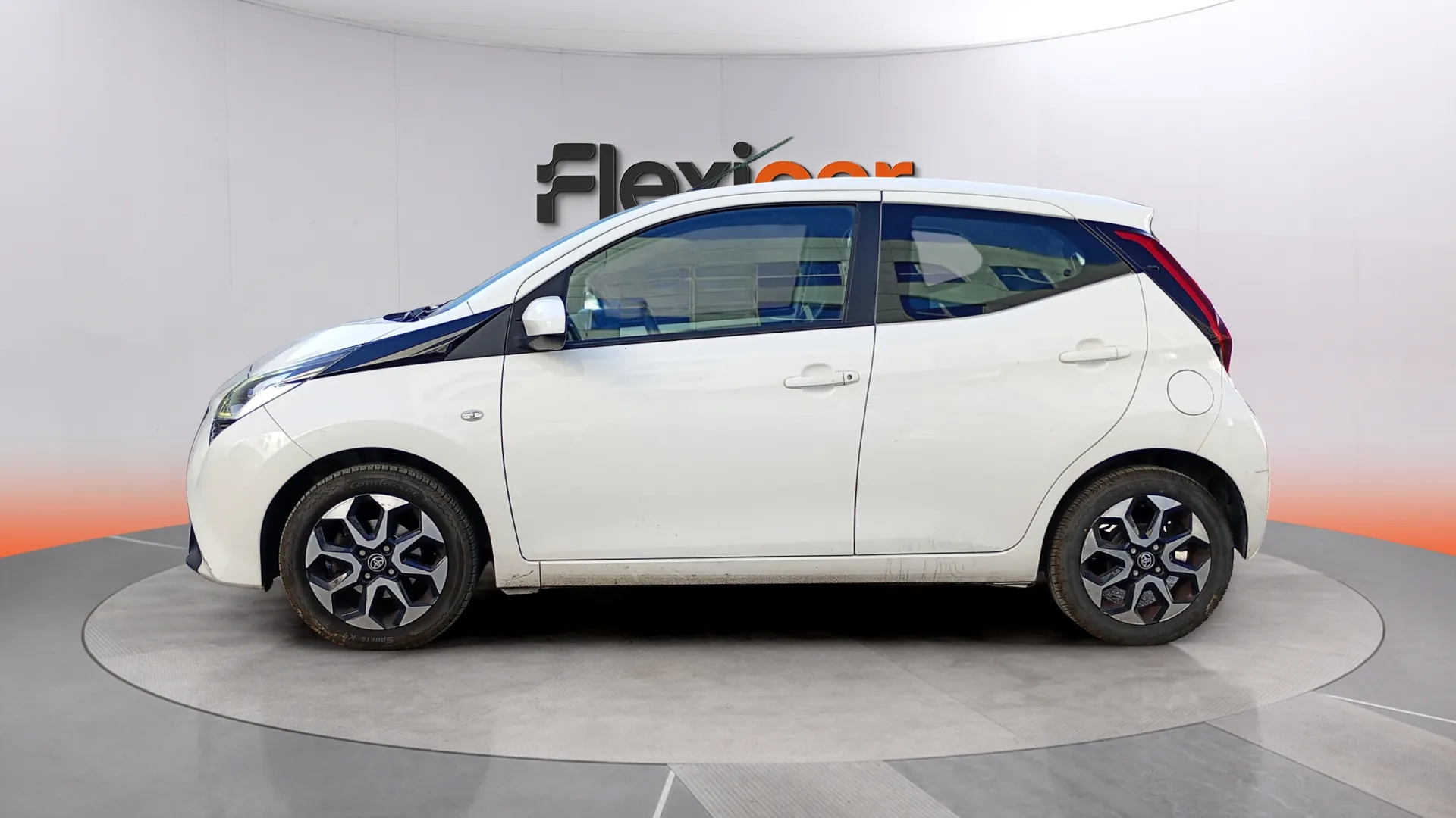 Toyota Aygo 1.0 70 x-cite - foto 4
