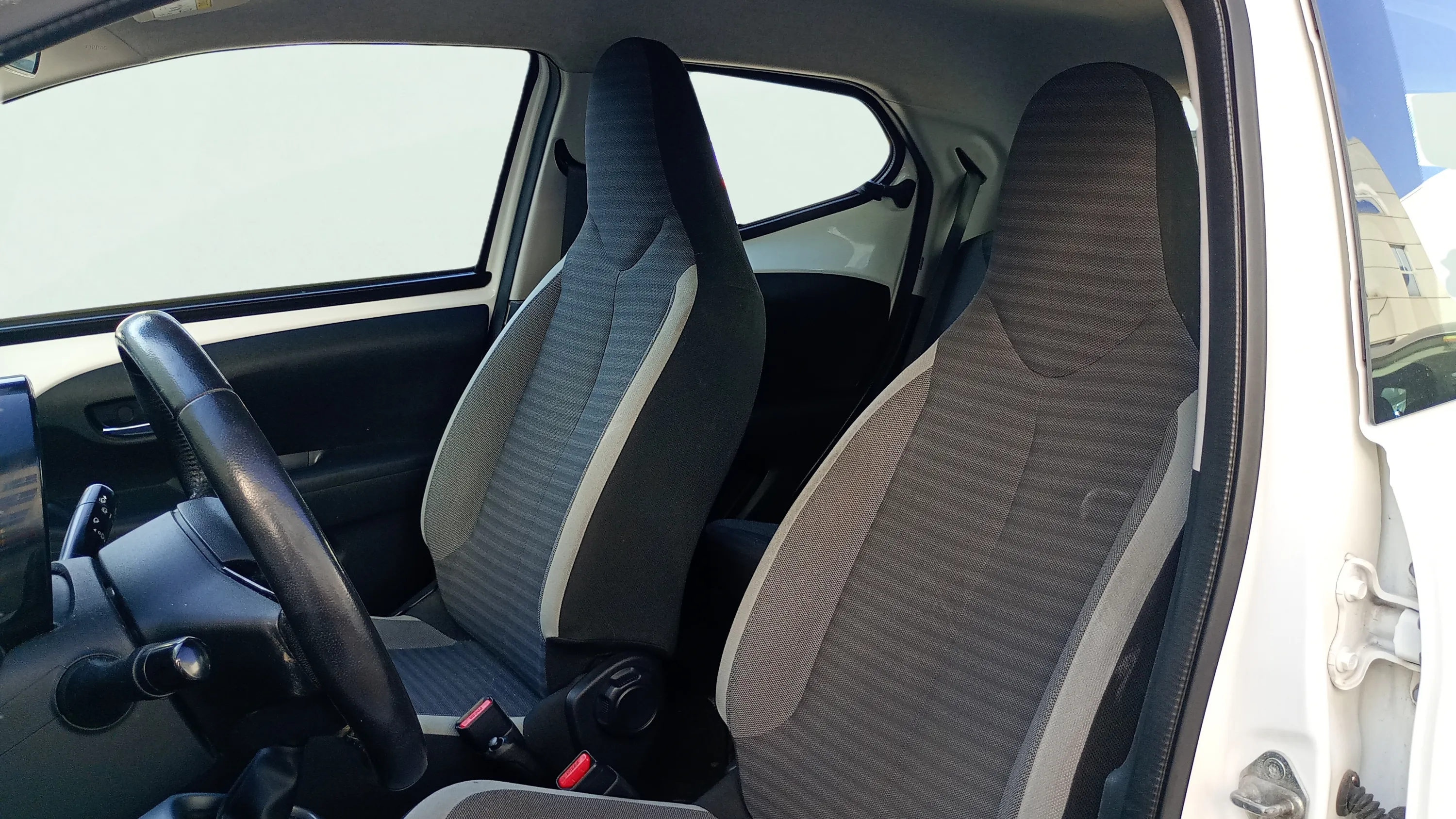 Toyota Aygo 1.0 70 x-cite - foto 12
