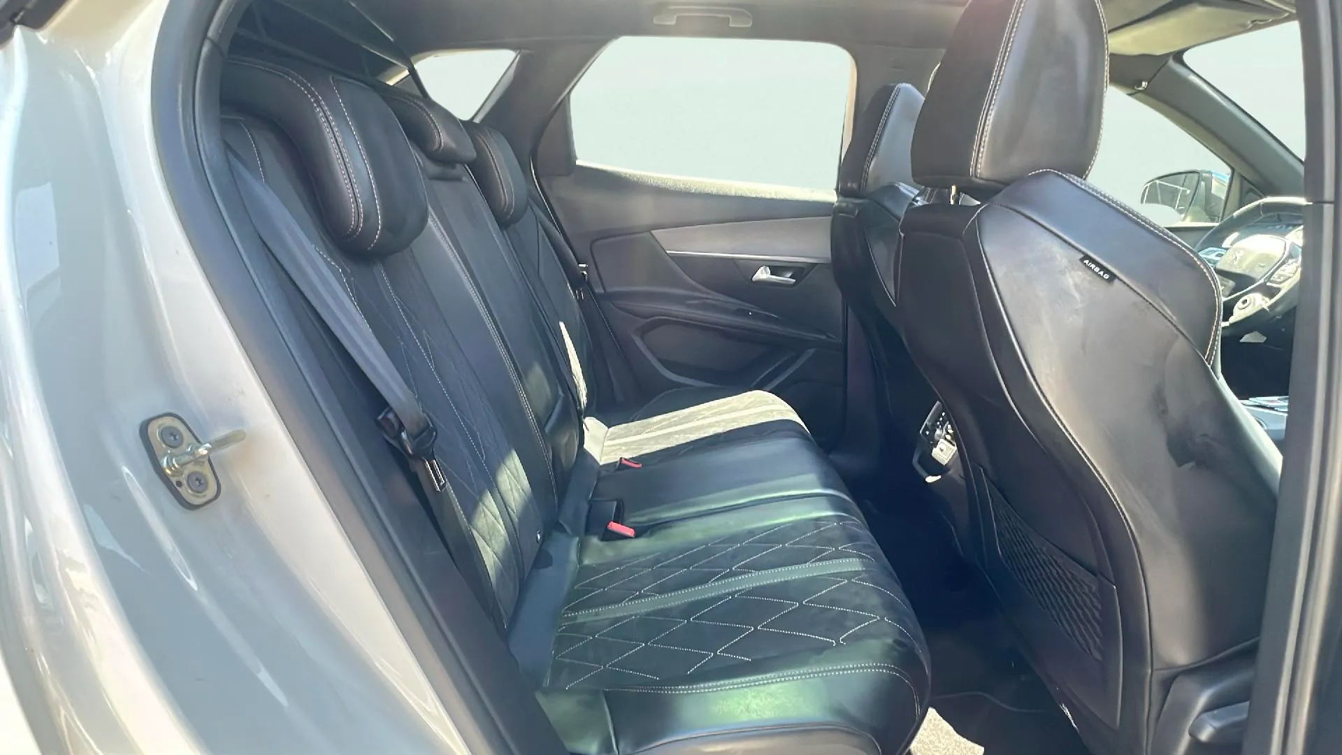 Peugeot 3008 2.0BLUEHDI GT - foto 22