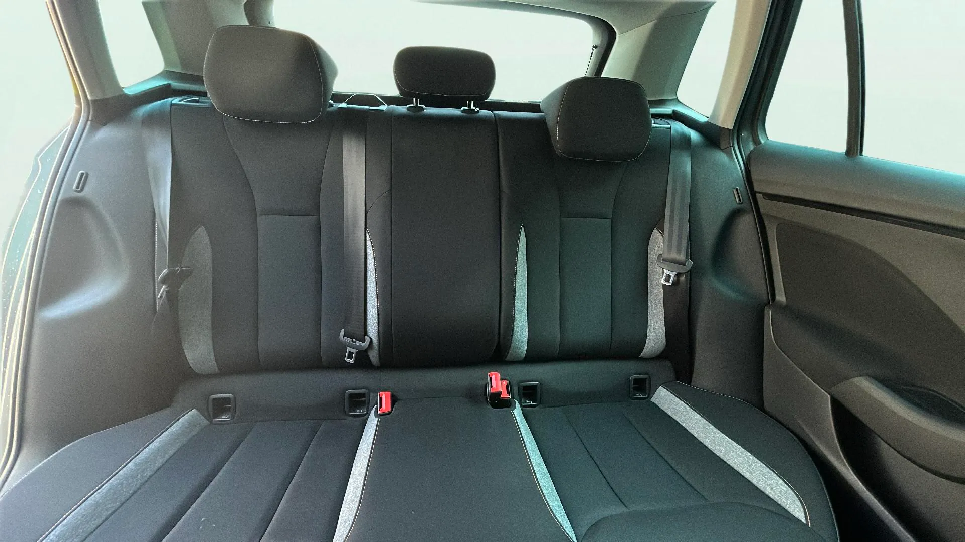 Škoda Kamiq 1.0 TSI DSG Selection - foto 13