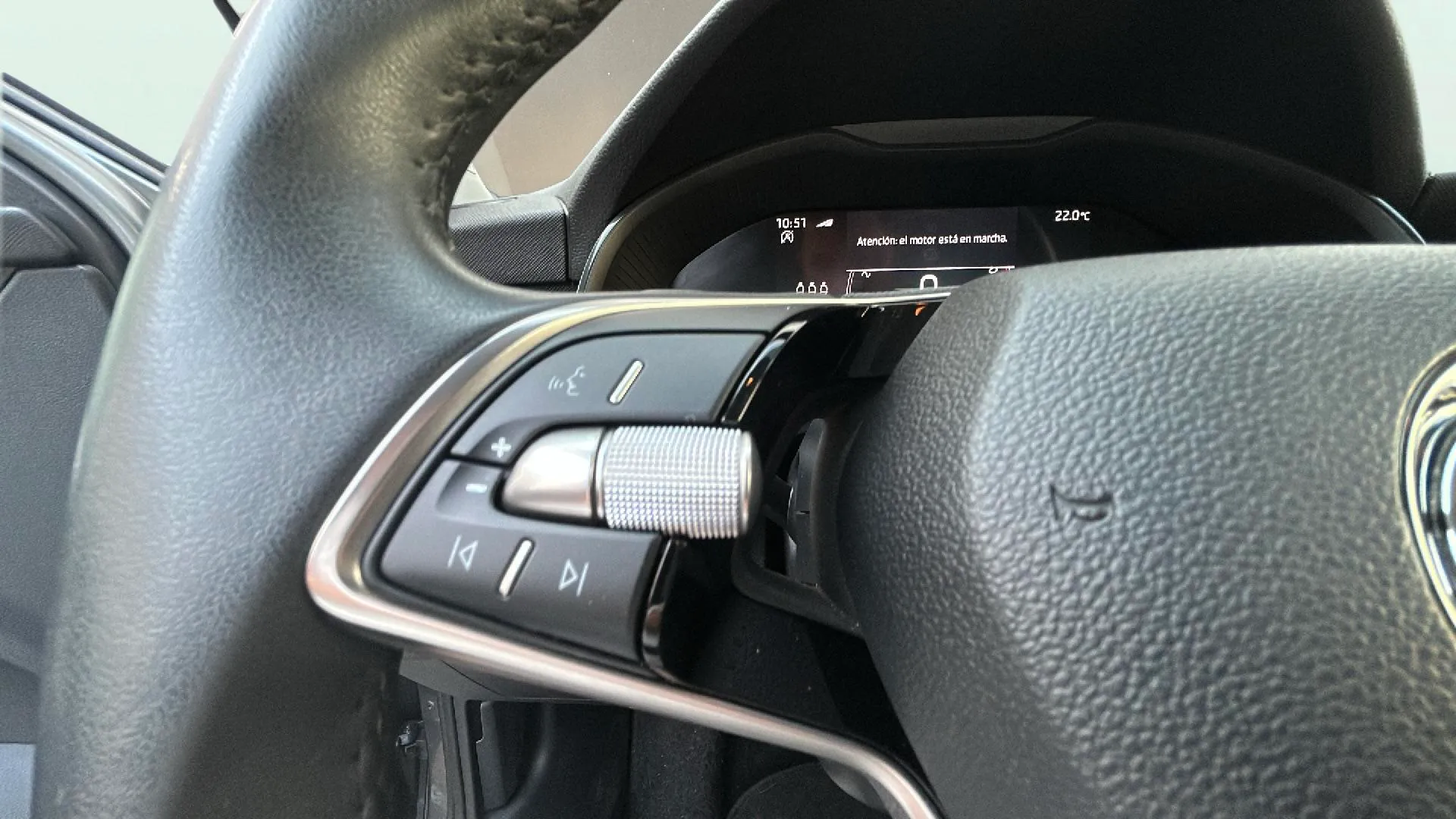 Škoda Kamiq 1.0 TSI DSG Selection - foto 19