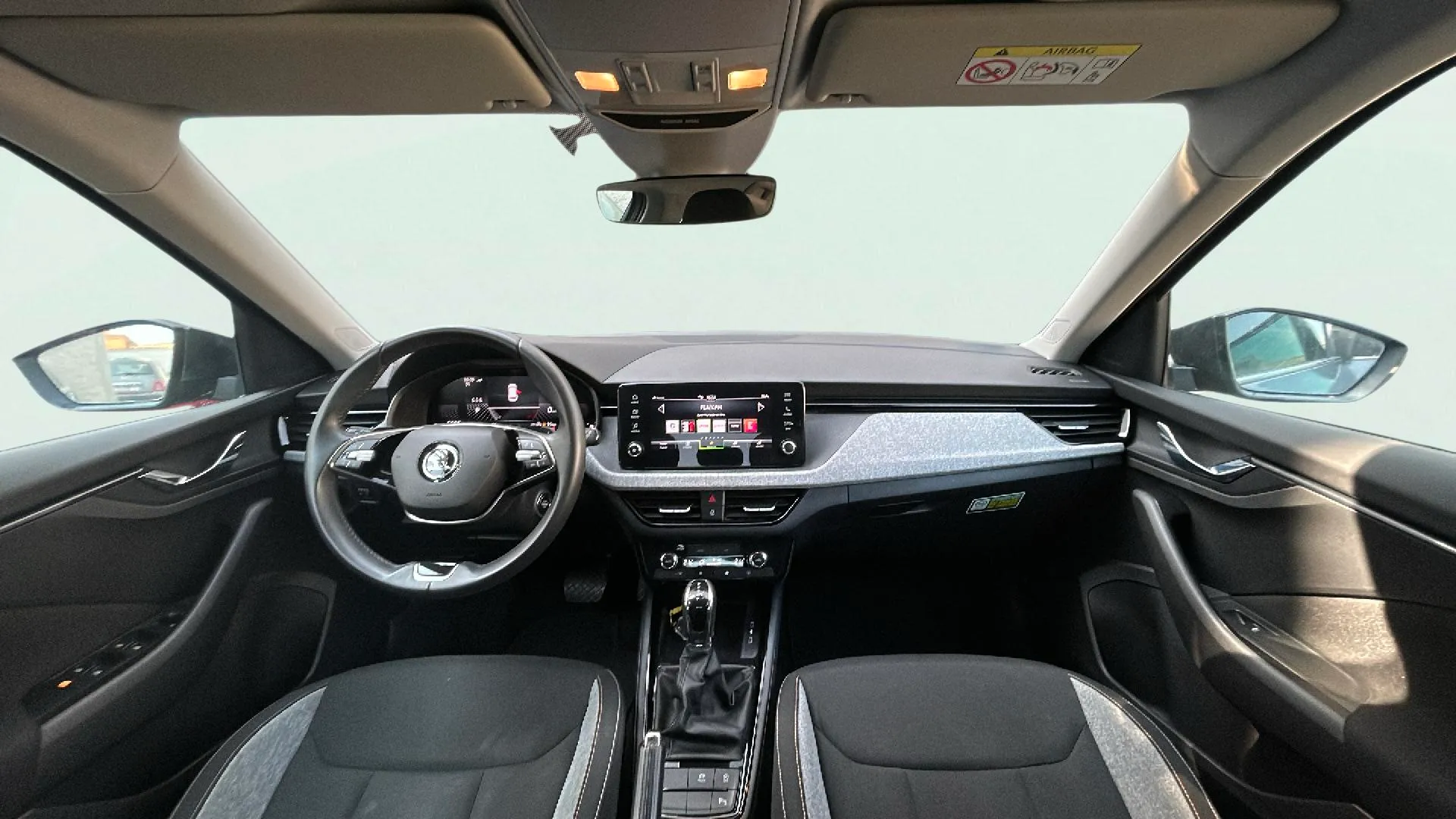 Škoda Kamiq 1.0 TSI DSG Selection - foto 17