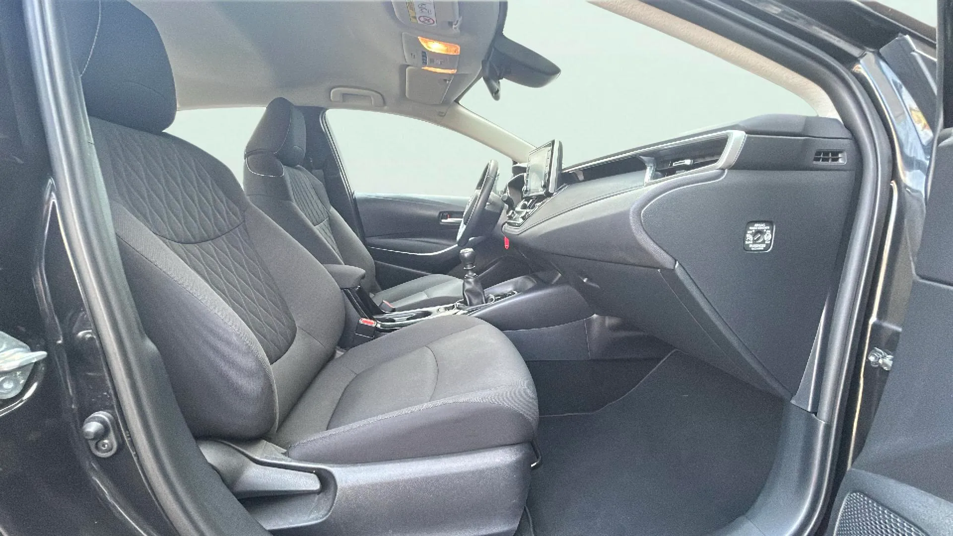 Toyota Corolla Sedán 1.5 Active - foto 20
