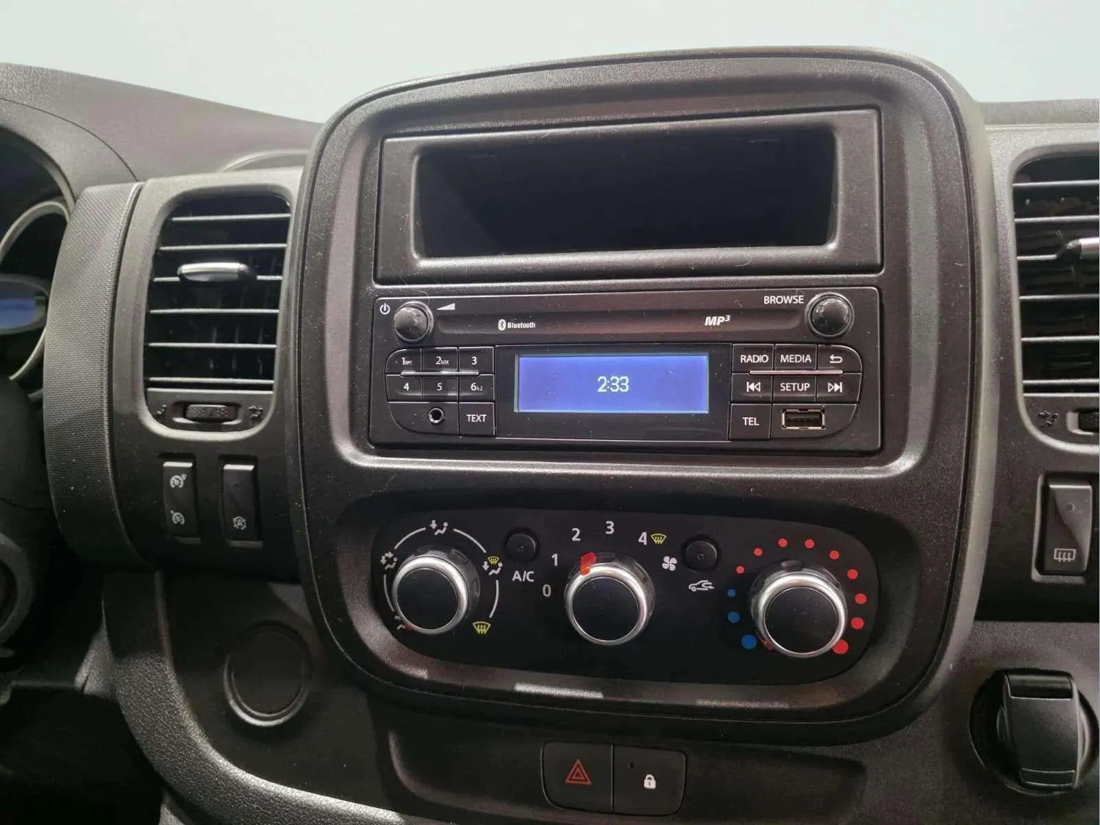 Renault Trafic 2.0 - foto 16