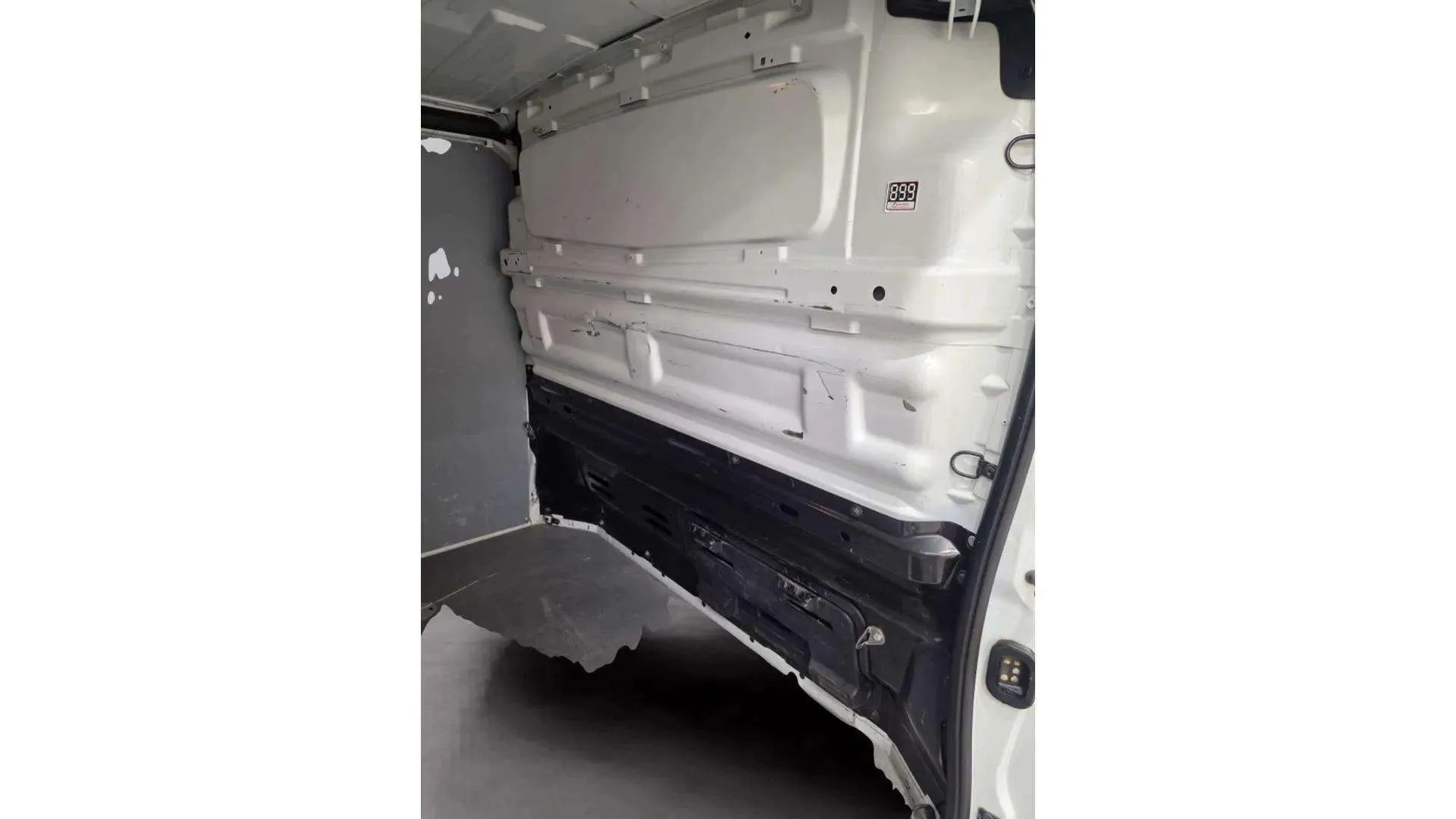Renault Trafic 2.0 - foto 12